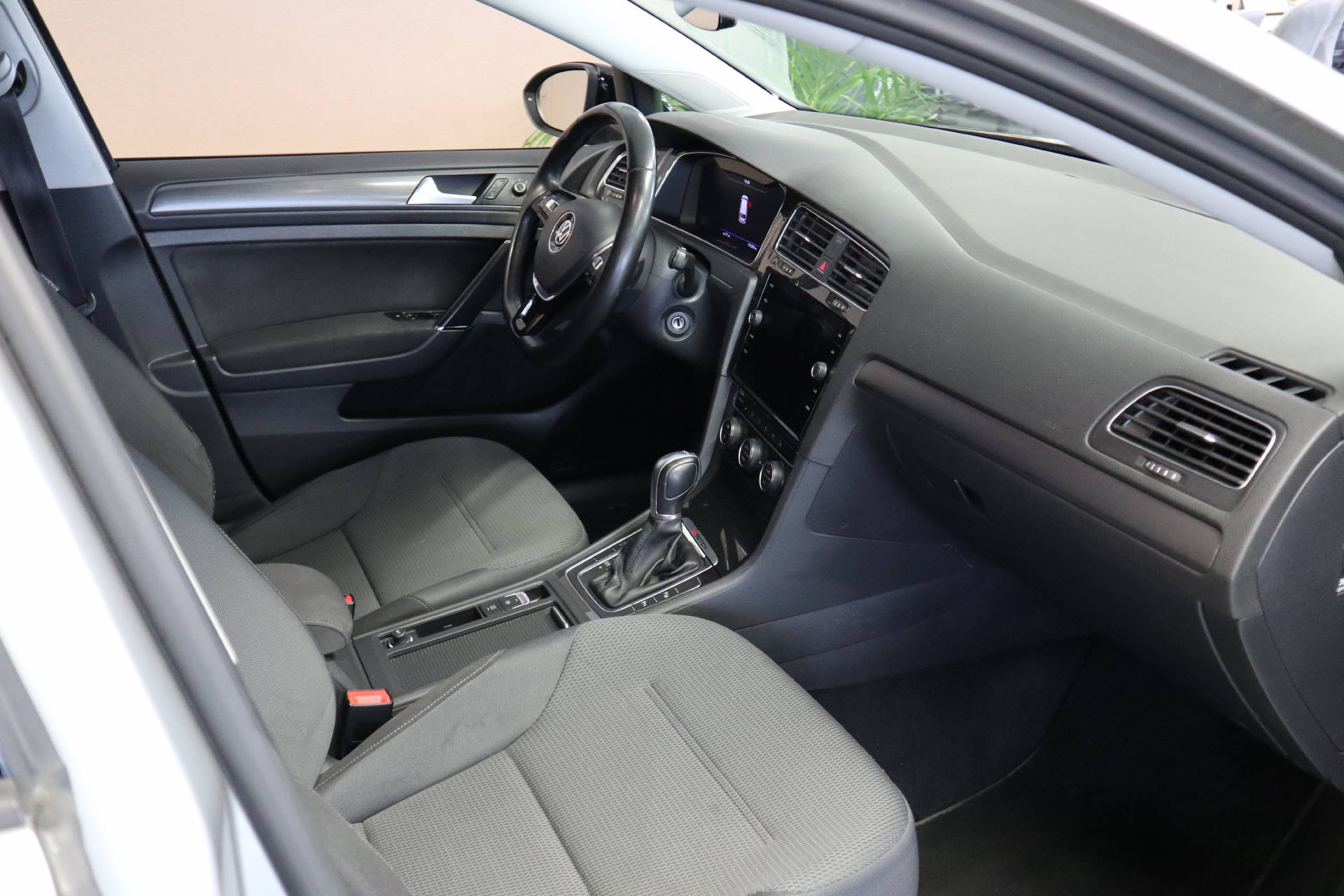 VW Golf VII Variant 2.0 TDI Comfortline DSG 4m-image-7