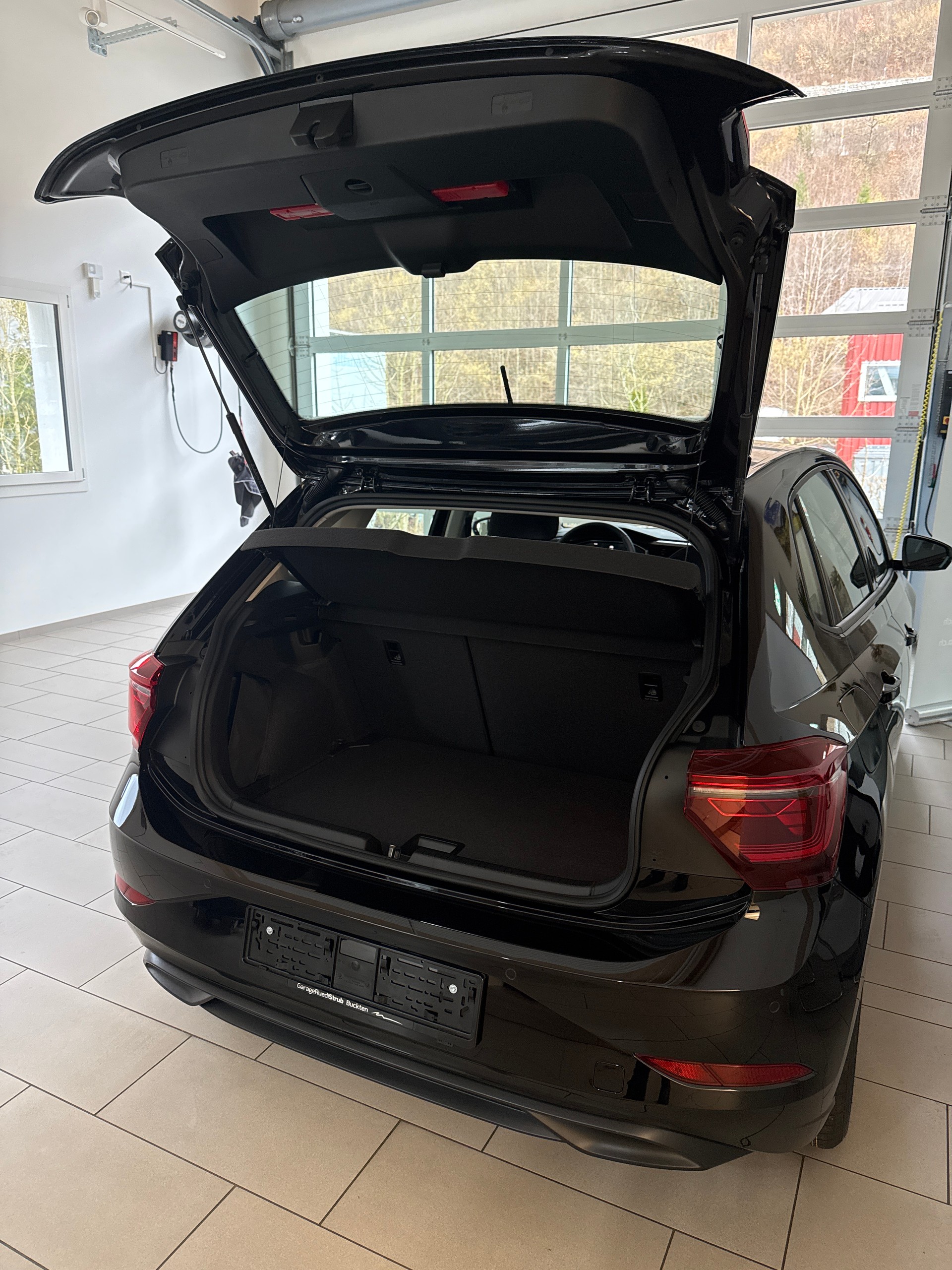 VW Polo 1.0 TSI DSG 115PS Style-image-5