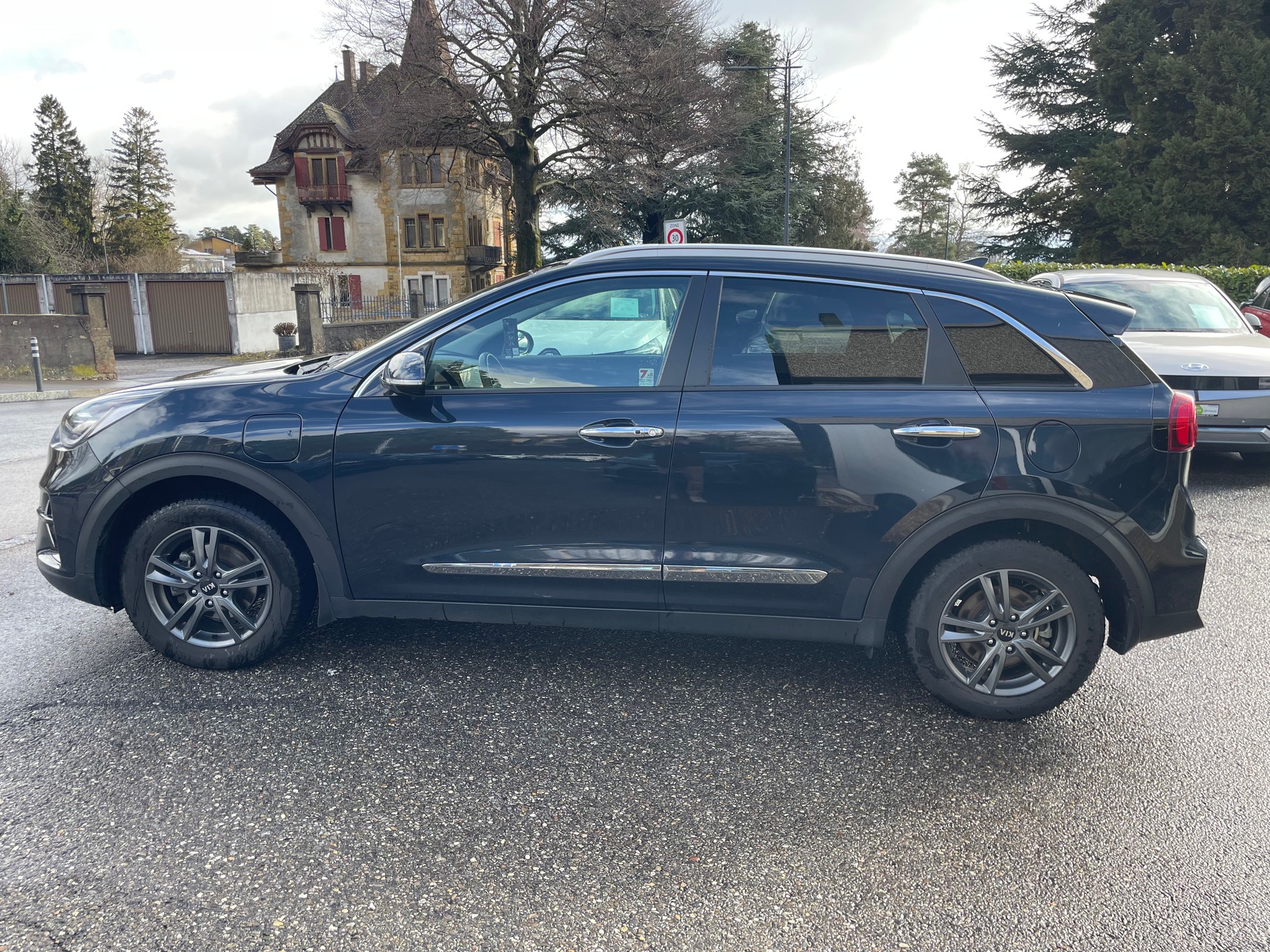 KIA Niro 1.6GDi Plug-in Hybrid DCT-image-5