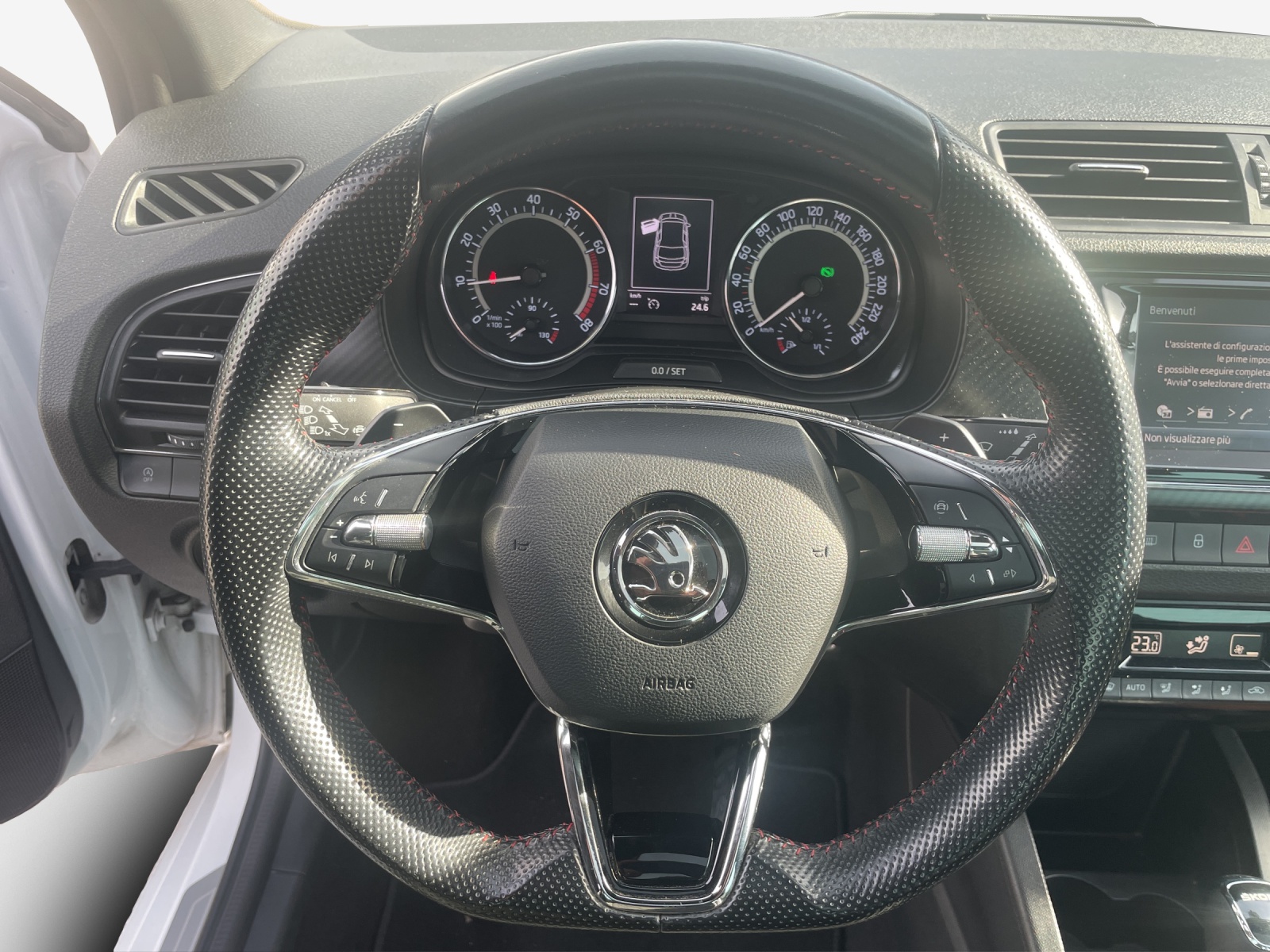 SKODA Fabia 1.0 TSI Monte Carlo DSG-image-9