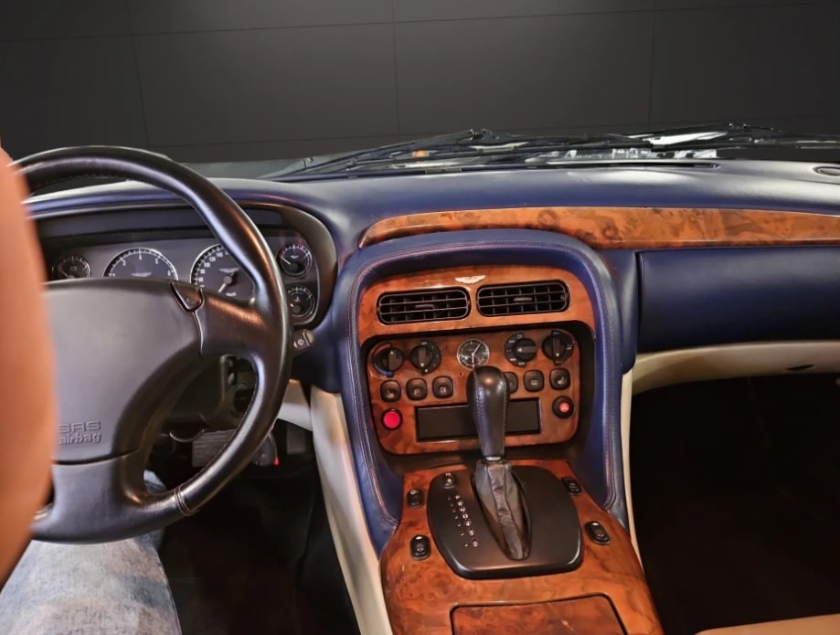 ASTON MARTIN DB7 Vantage Volante-image-9