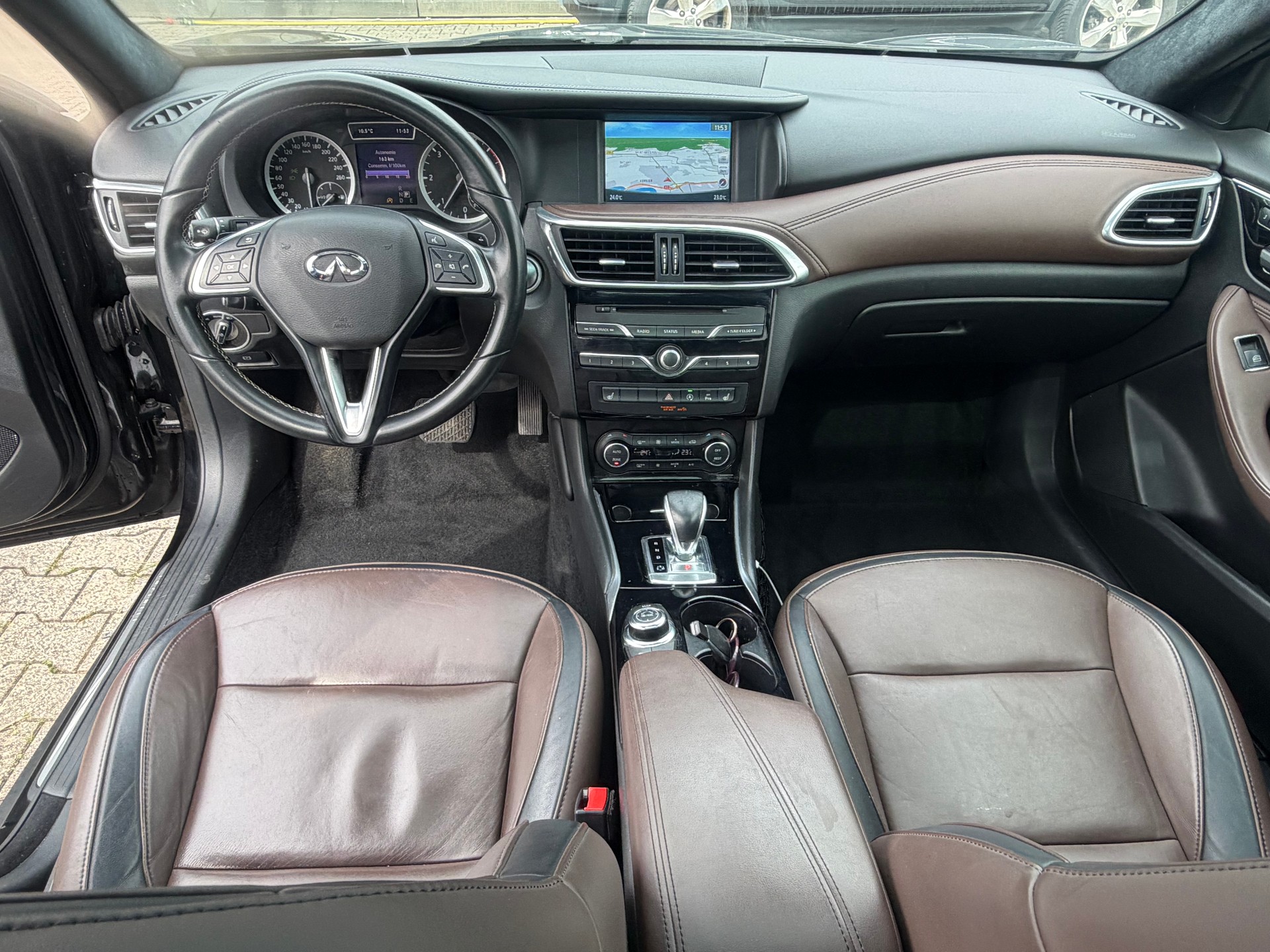 INFINITI QX30 2.2d Luxe Tech DCT AWD-image-12