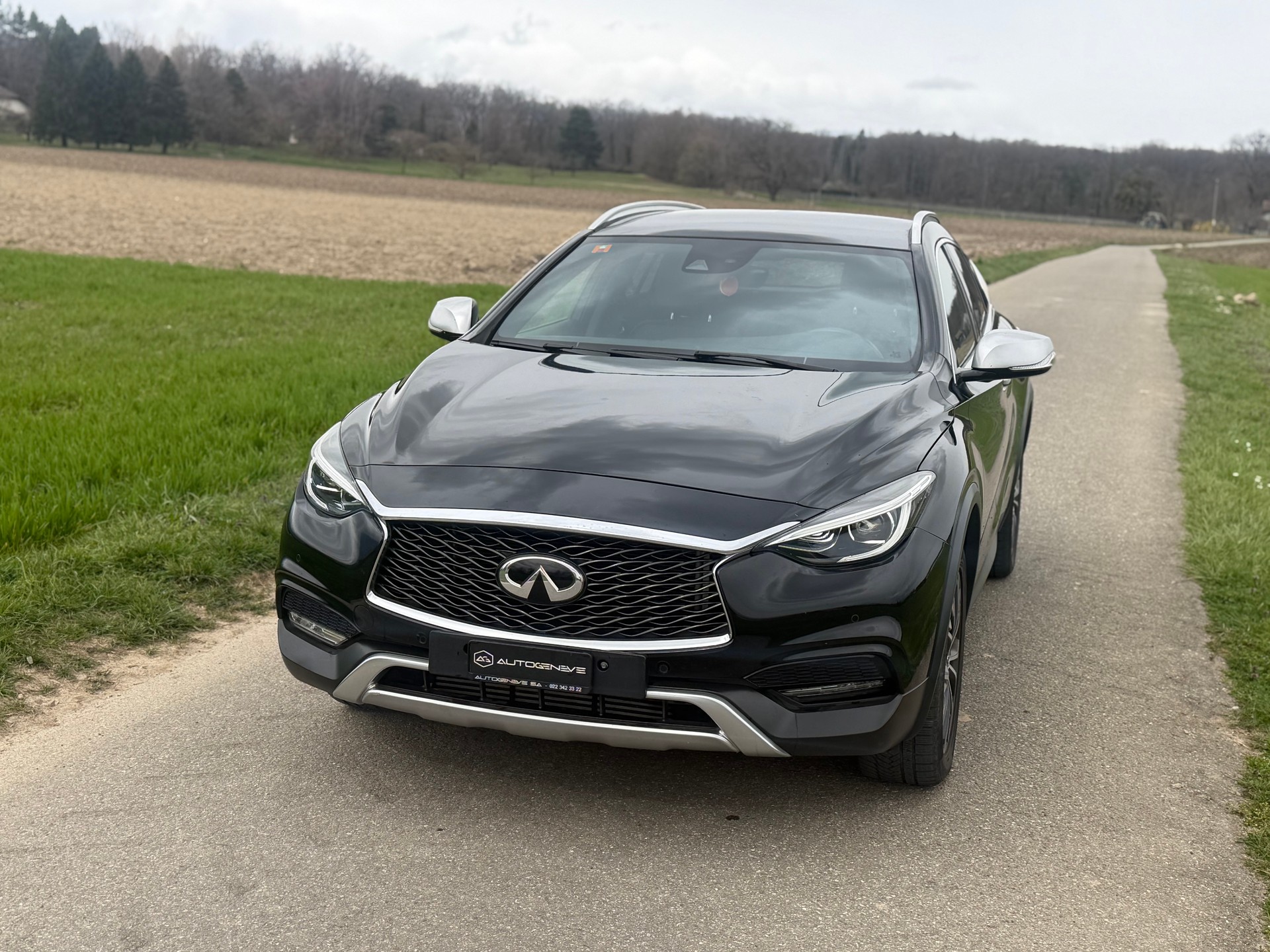 INFINITI QX30 2.2d Luxe Tech DCT AWD-image-1