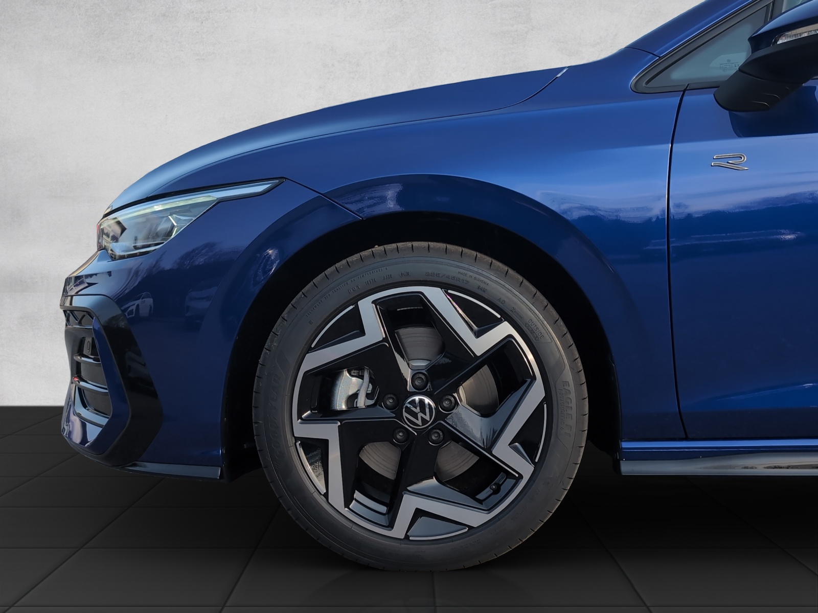 VW Golf R-Line 4 Motion-image-14
