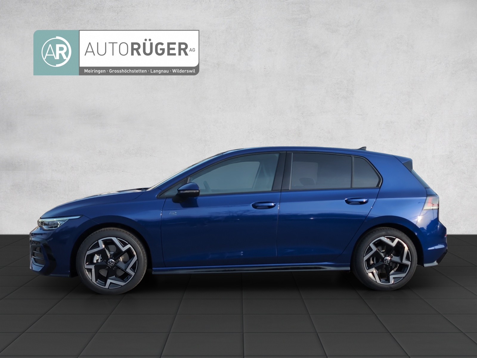 VW Golf R-Line 4 Motion-image-2