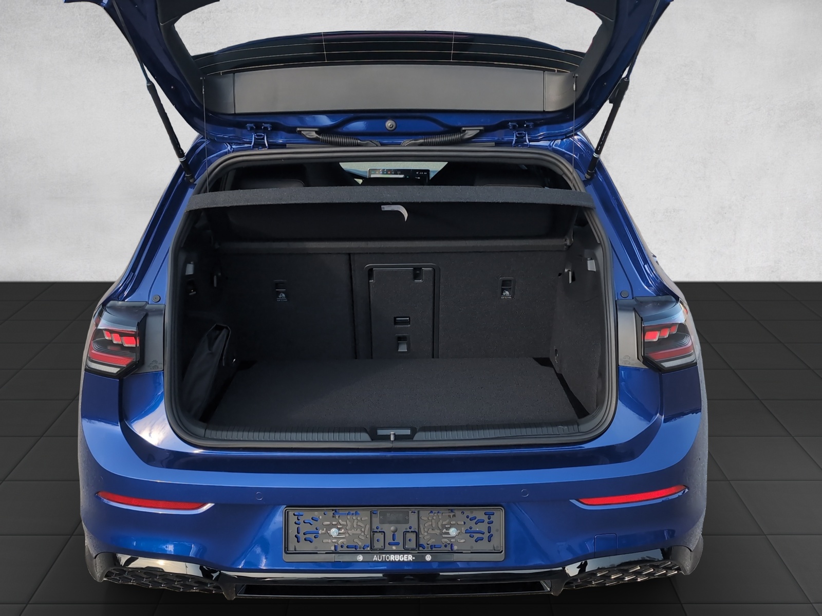 VW Golf R-Line 4 Motion-image-13