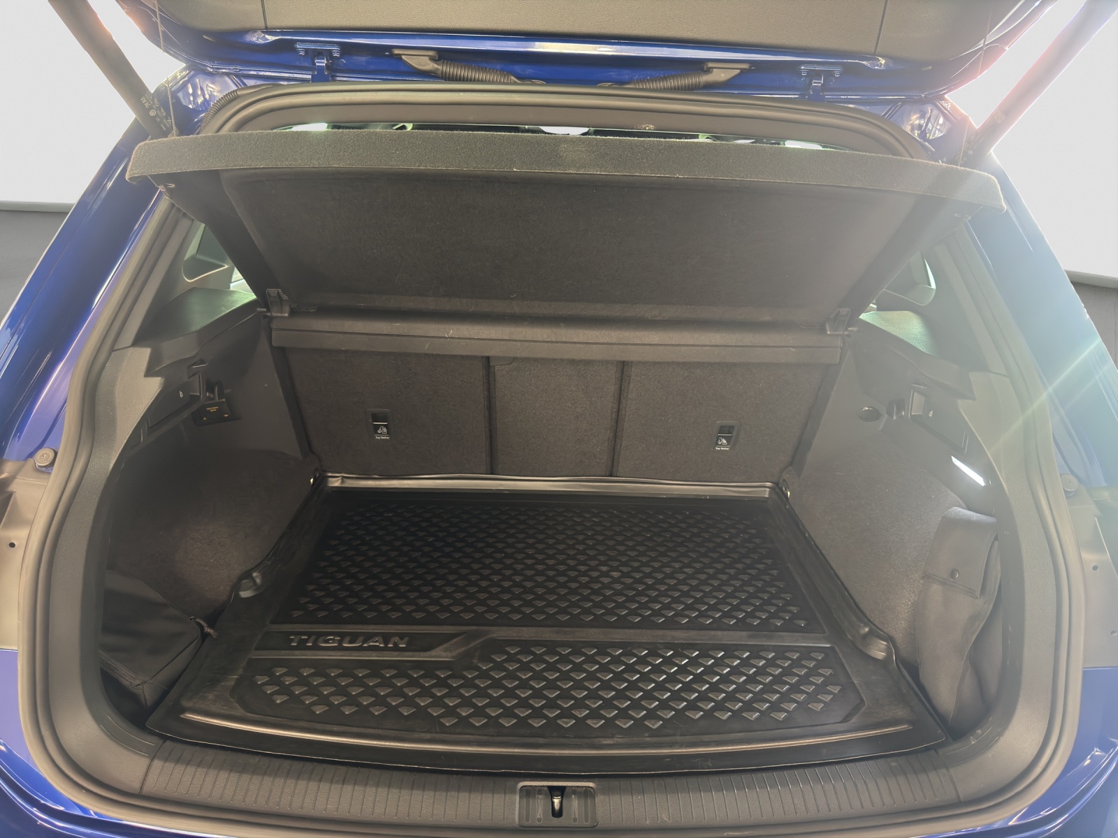VW Tiguan 2.0 TDI SCR R-Line 4Motion DSG-image-7