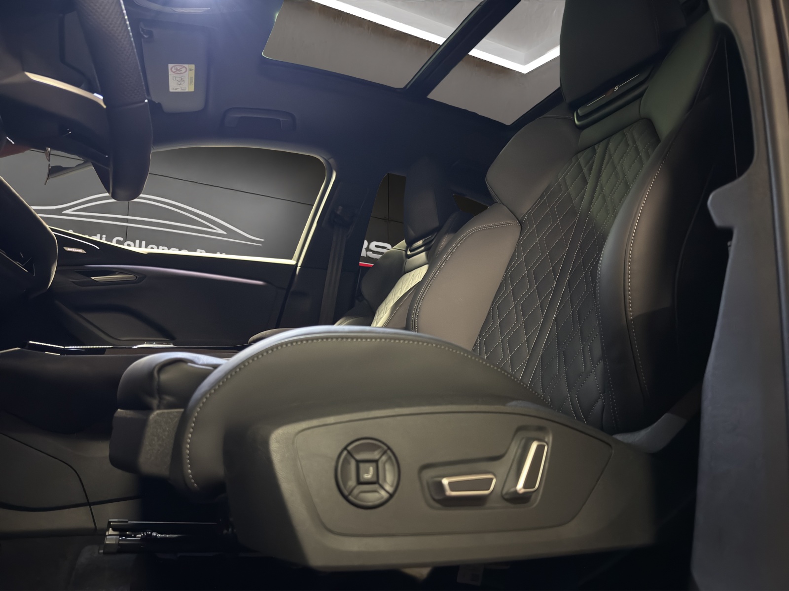 AUDI SQ6 Sportback e-tron quattro-image-19