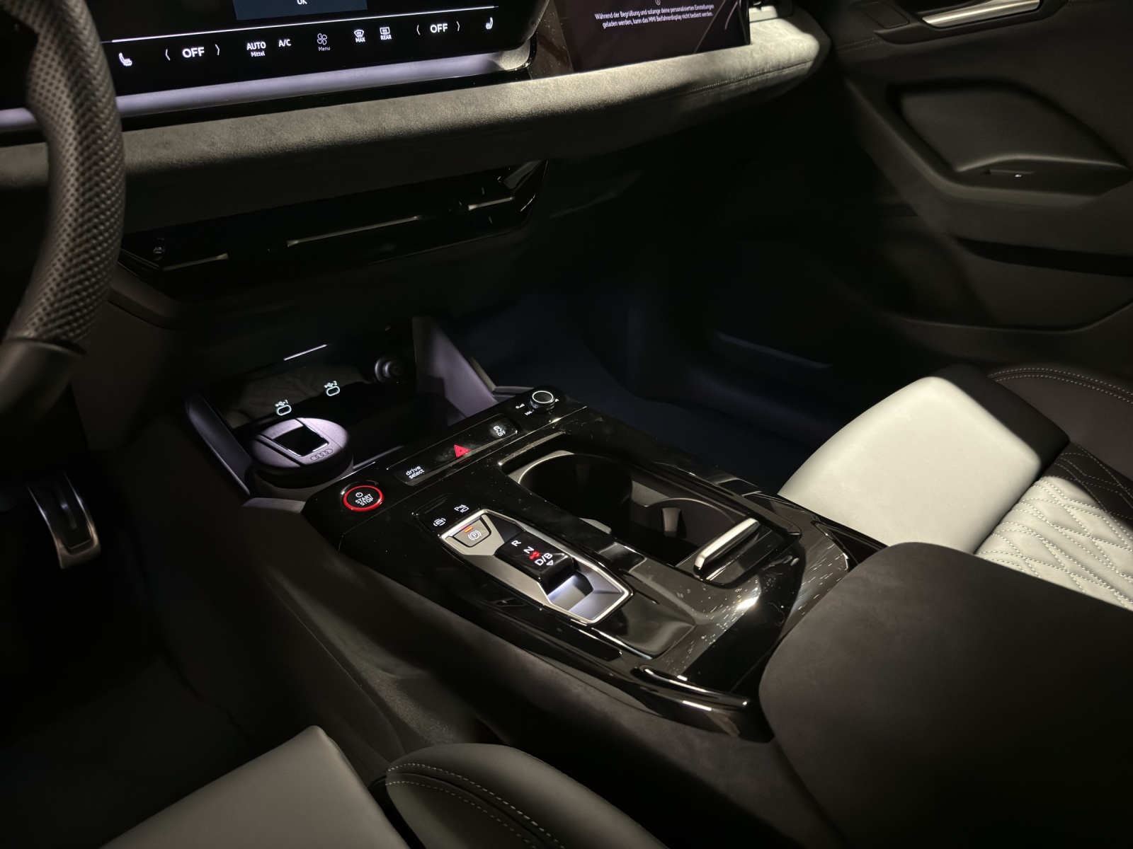 AUDI SQ6 Sportback e-tron quattro-image-12