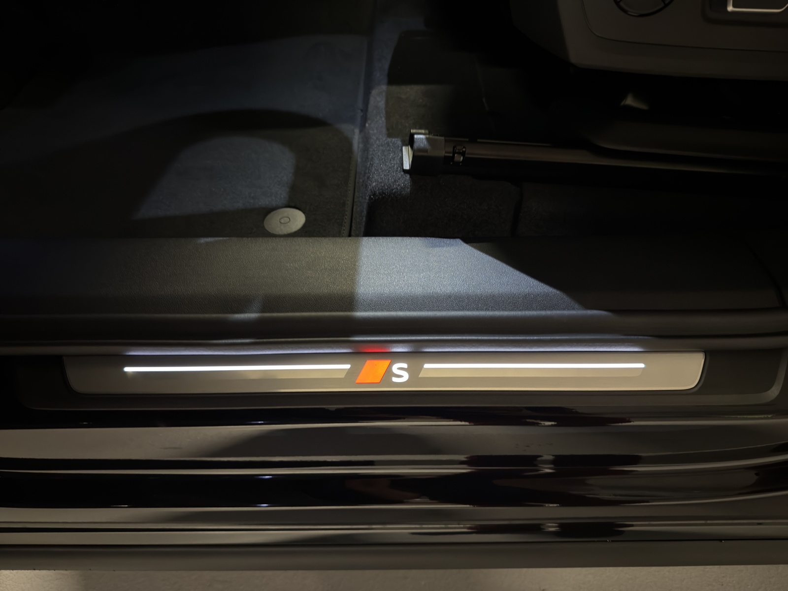 AUDI SQ6 Sportback e-tron quattro-image-18