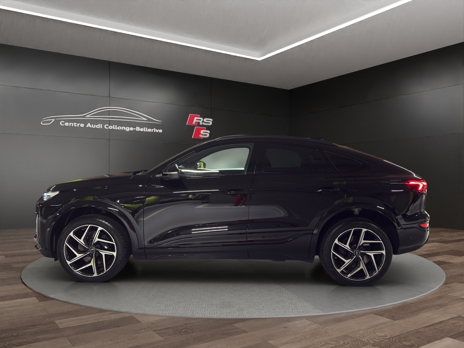 AUDI SQ6 Sportback e-tron quattro-image-2