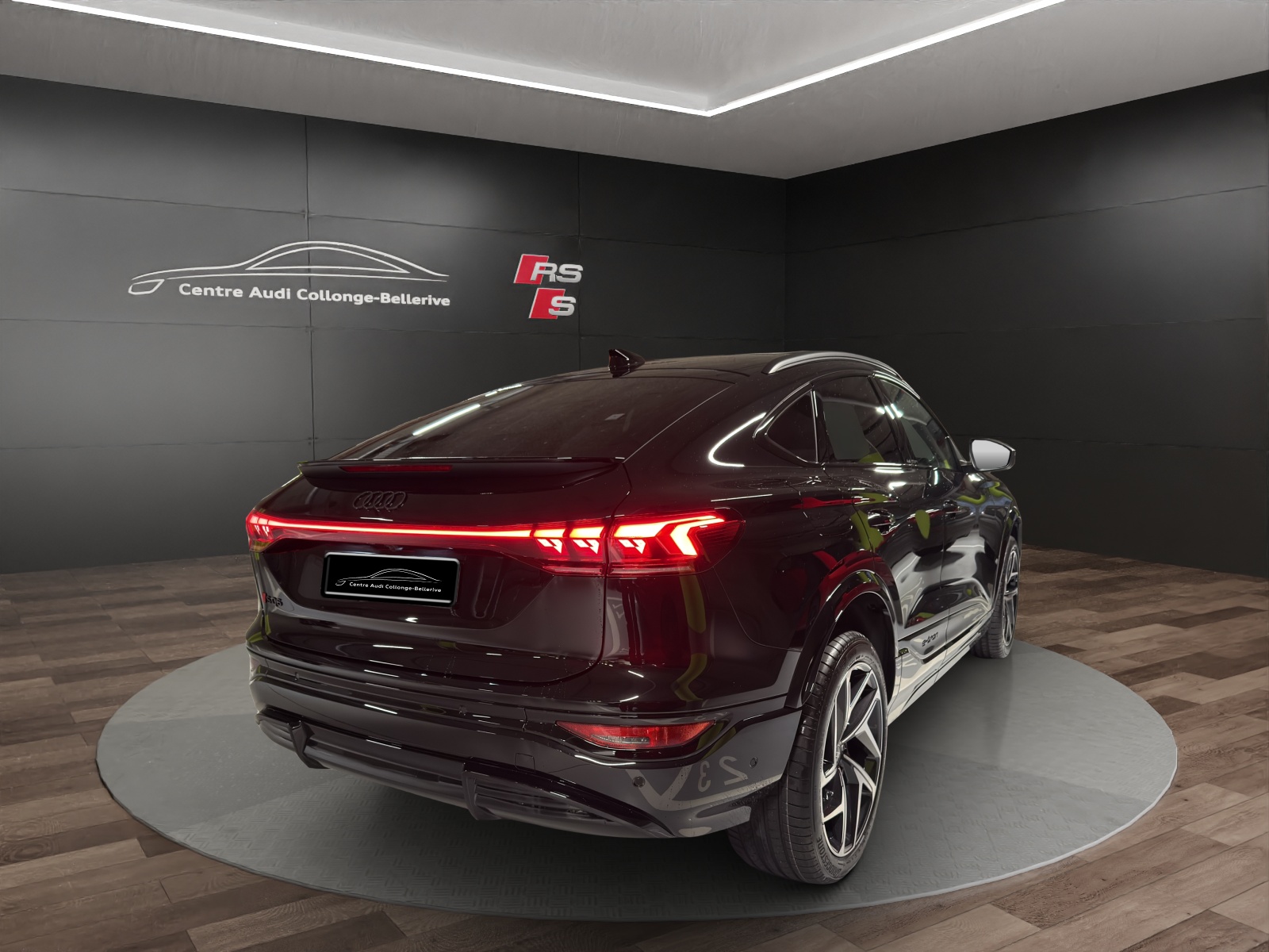 AUDI SQ6 Sportback e-tron quattro-image-5