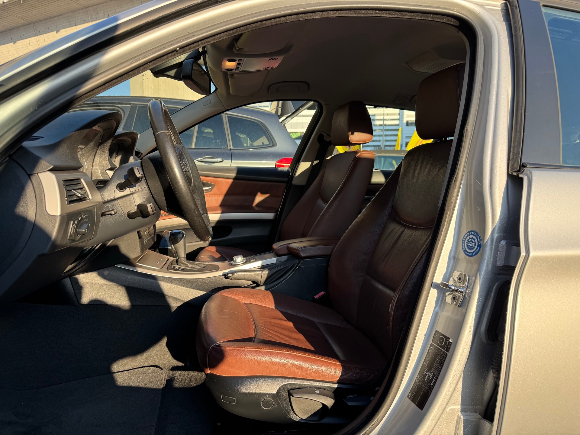 BMW 320i Touring-image-4