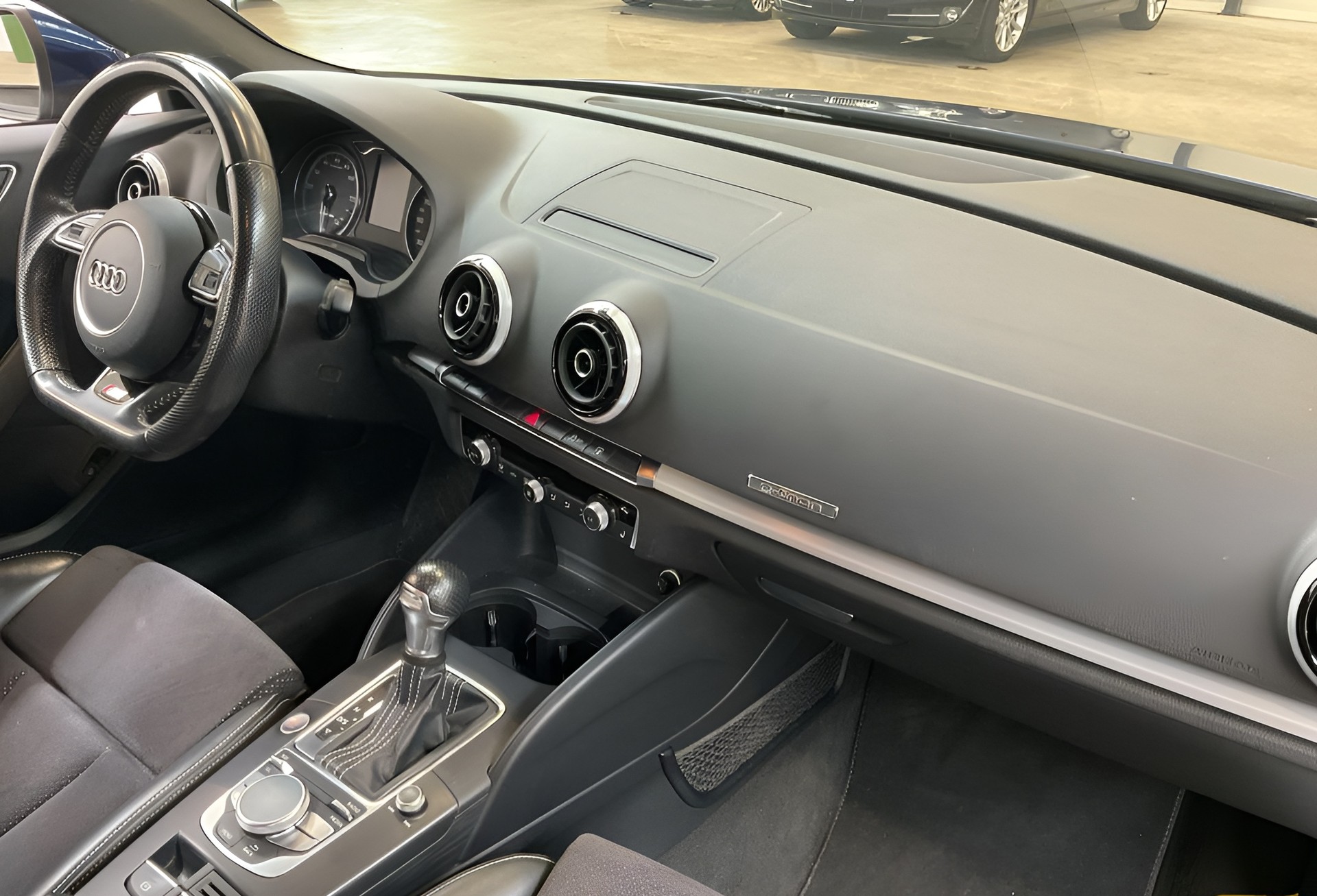 AUDI A3 Sportback 1.4 e-tron Ambition S-tronic-image-6