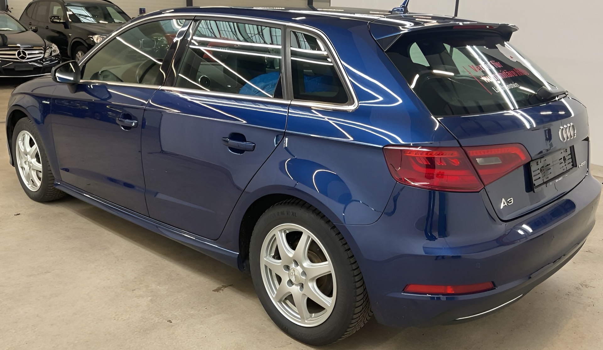 AUDI A3 Sportback 1.4 e-tron Ambition S-tronic-image-3