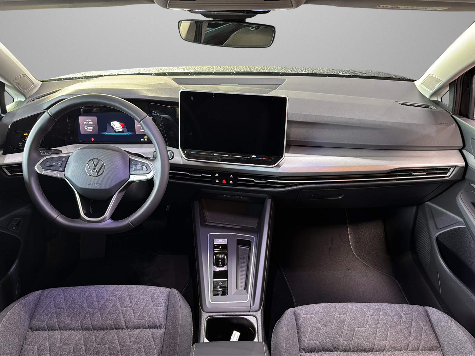 VW Golf 1.5 TSI PHEV Life-image-9