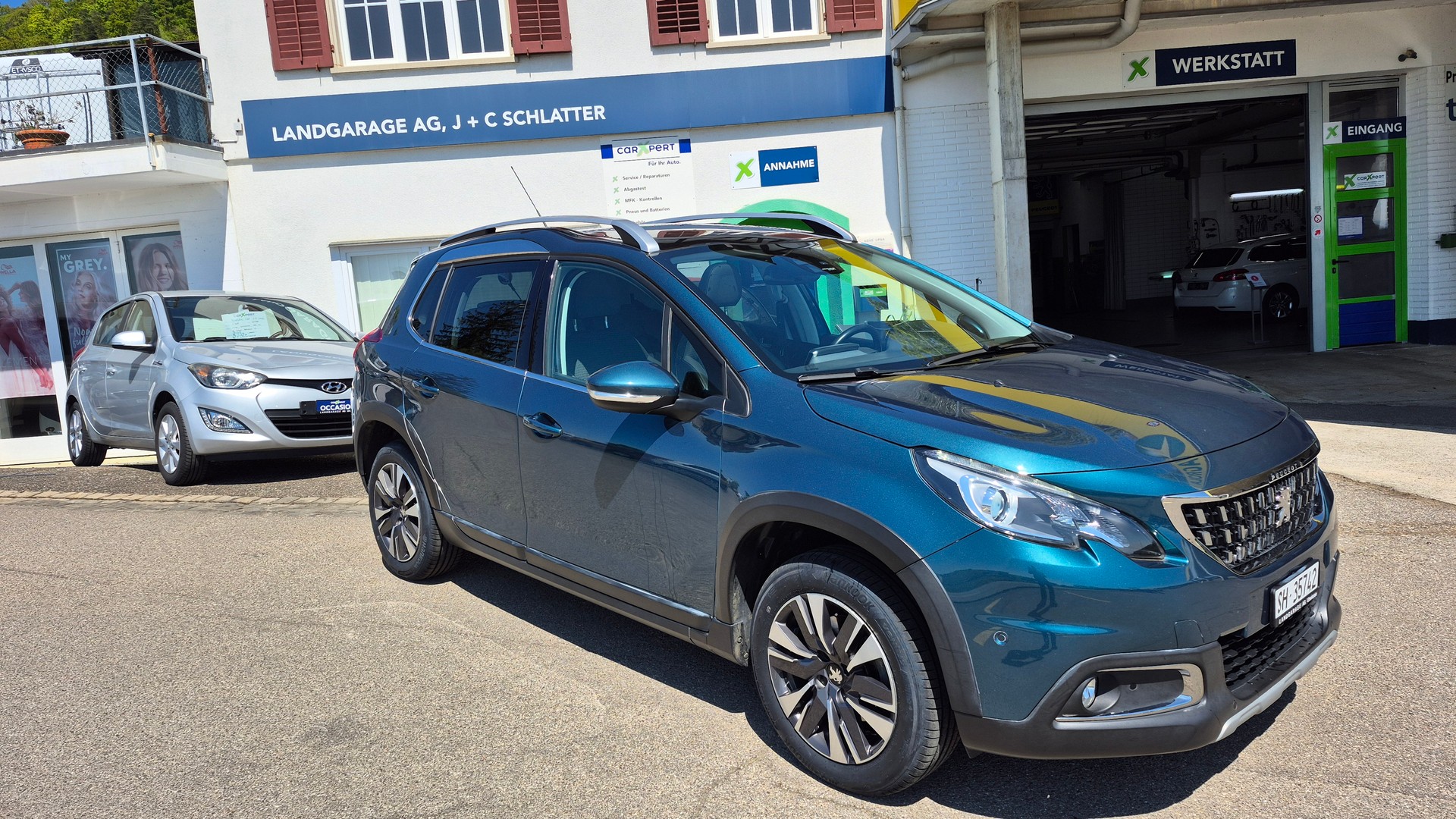 PEUGEOT 2008 1.2 PureTech Allure EAT6-image-0