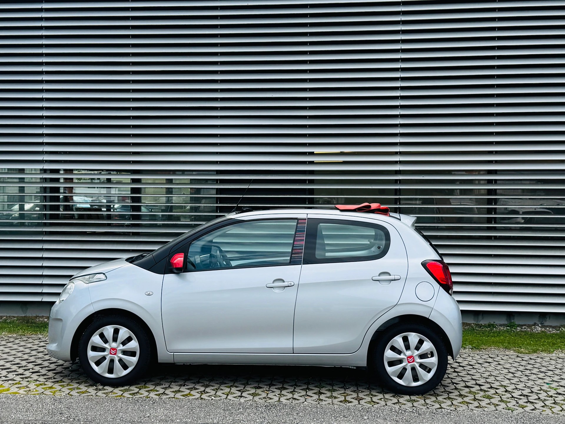 CITROEN C1 1.0 VTi Feel Edition Airscape Cabriolet-image-9
