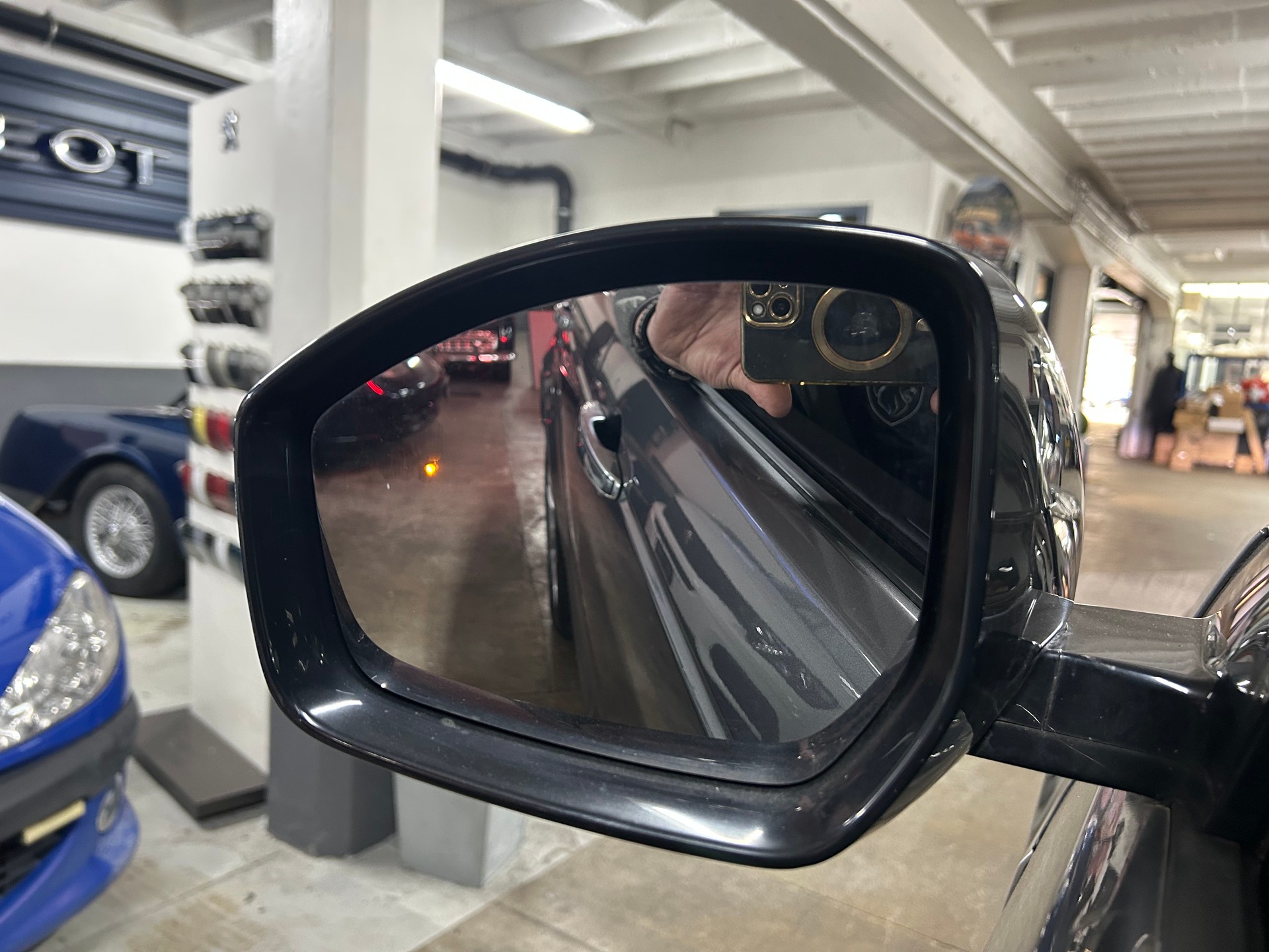 LAND ROVER Discovery Sport 2.0 Si4 HSE Luxury AT9-image-11