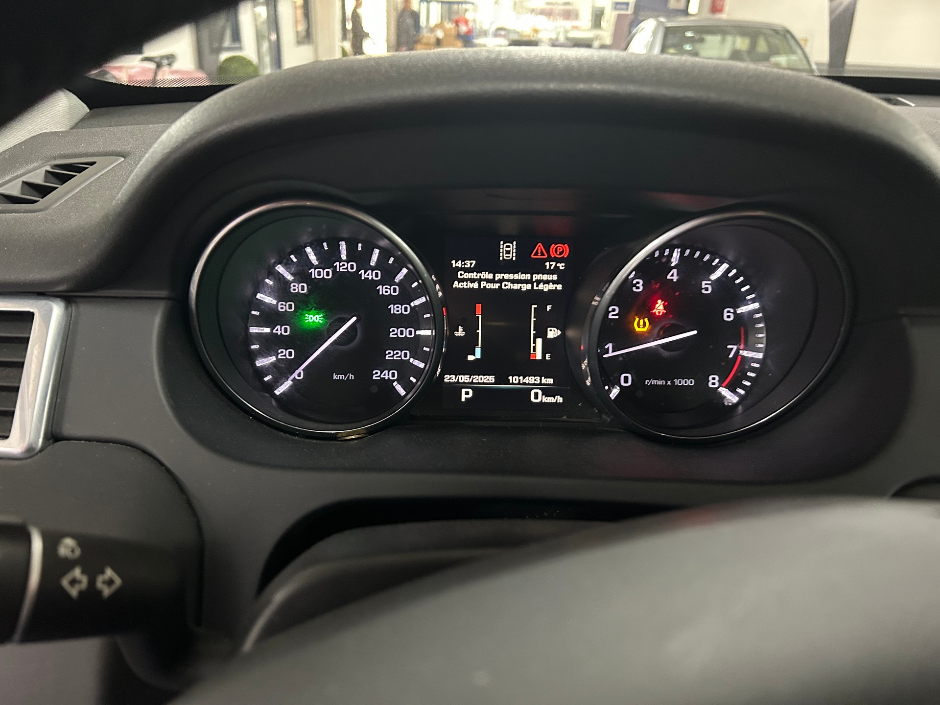 LAND ROVER Discovery Sport 2.0 Si4 HSE Luxury AT9-image-4