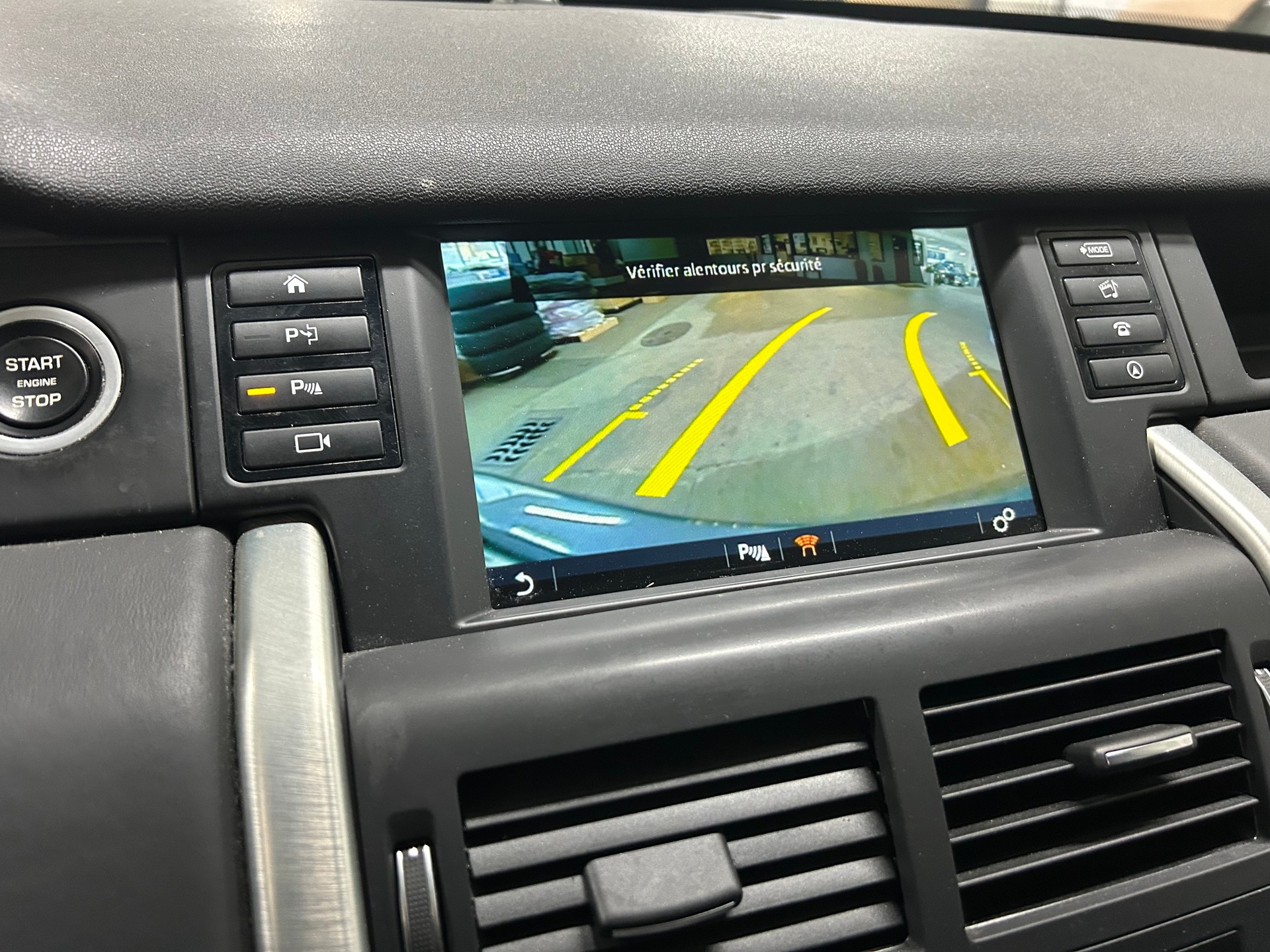 LAND ROVER Discovery Sport 2.0 Si4 HSE Luxury AT9-image-2
