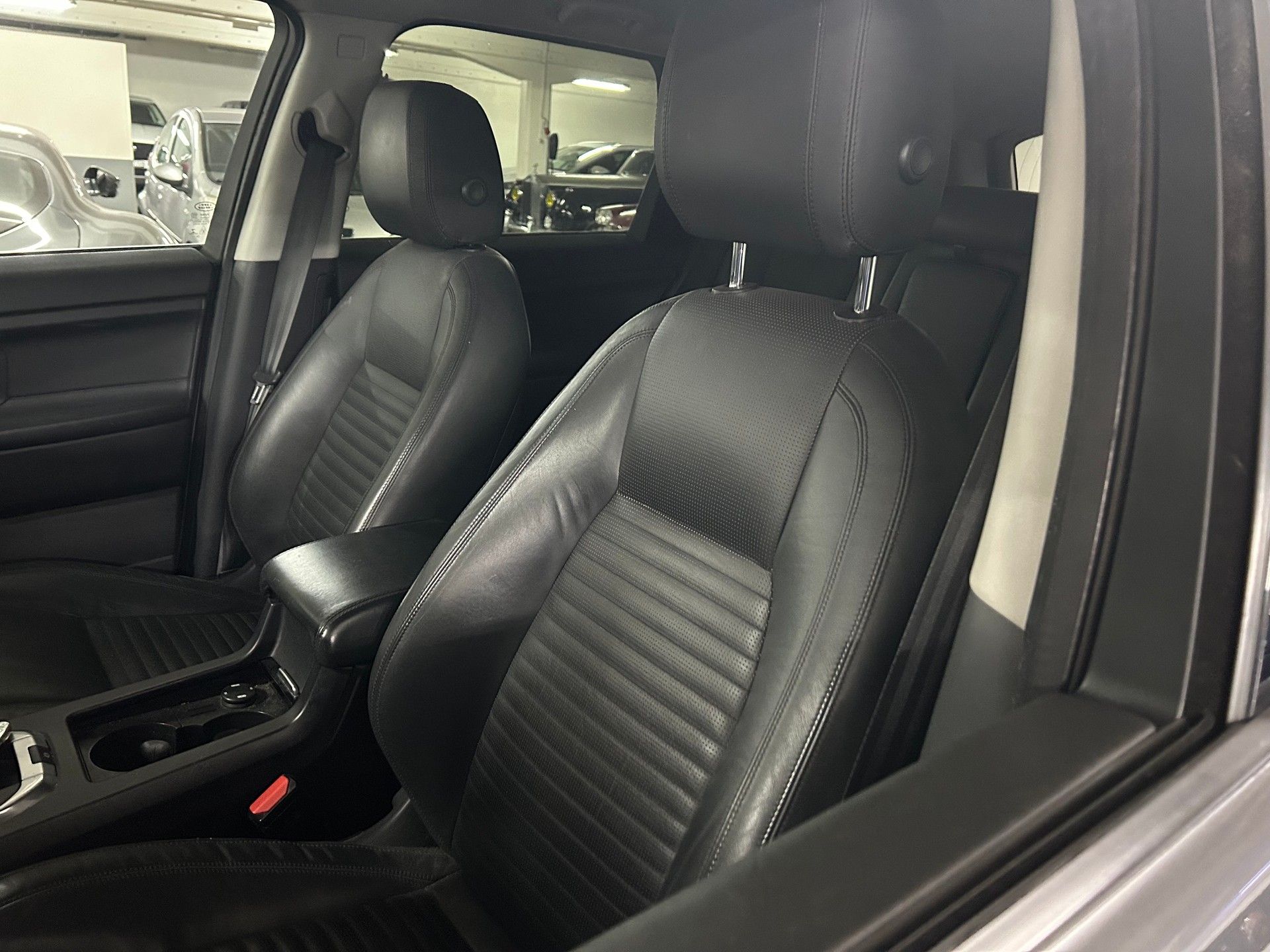 LAND ROVER Discovery Sport 2.0 Si4 HSE Luxury AT9-image-9