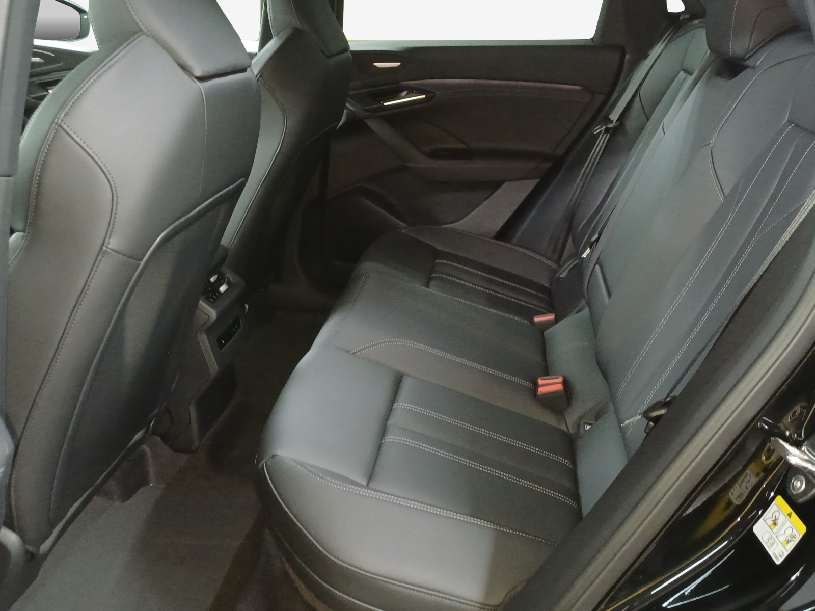 AUDI Q6 e-tron quattro-image-11