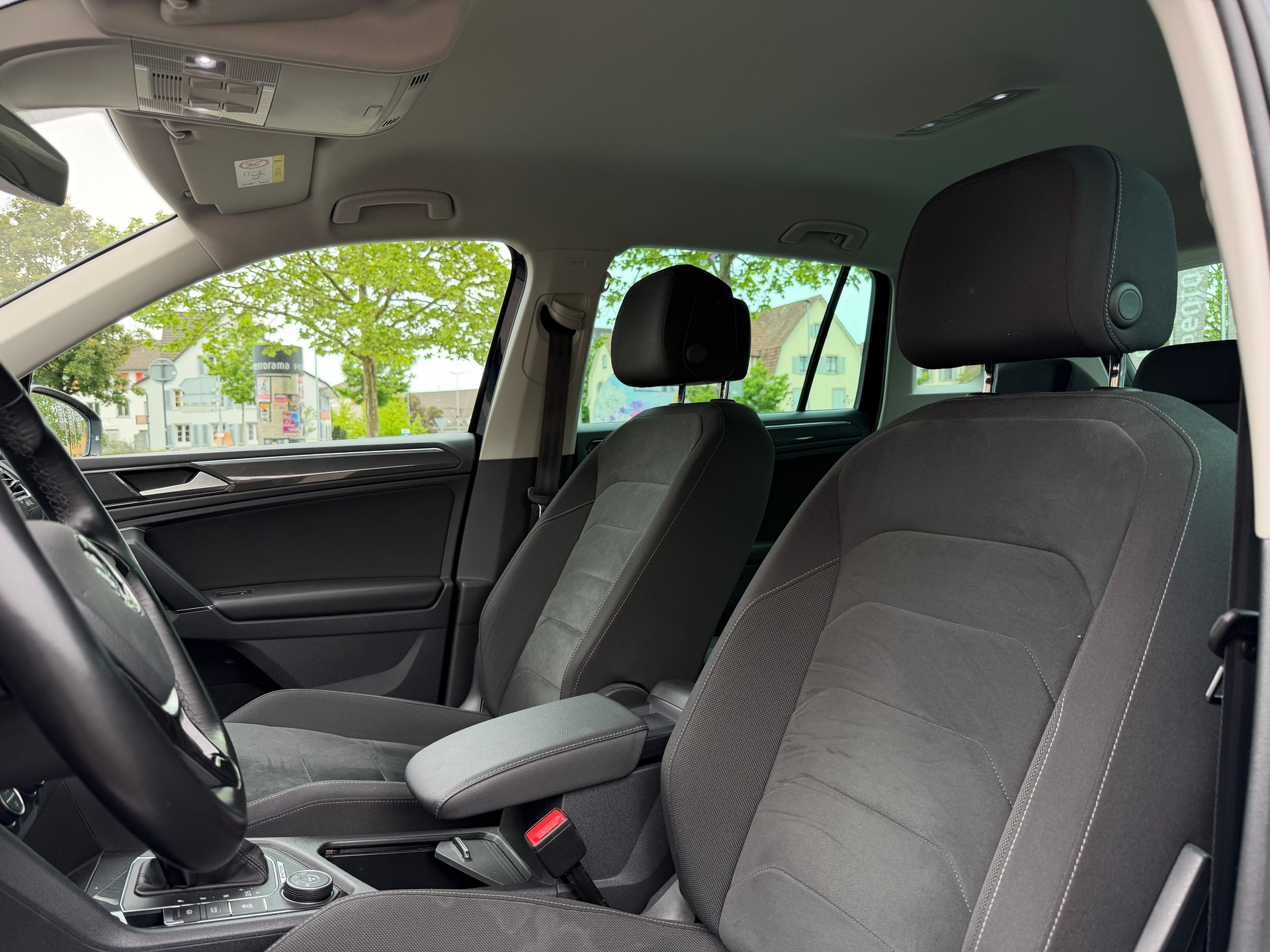 VW Tiguan 2.0TSI Comfortline 4Motion DSG-image-5