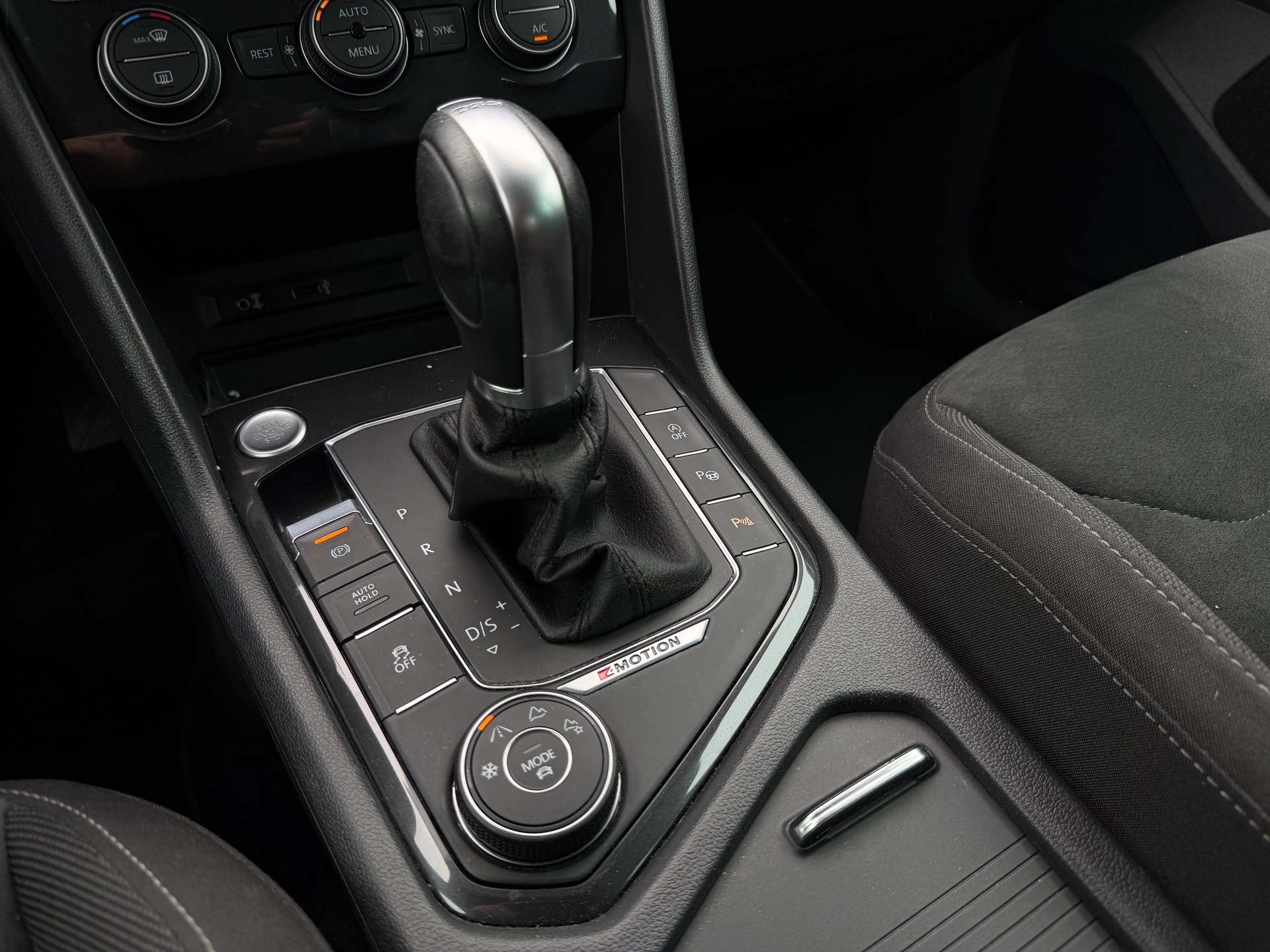 VW Tiguan 2.0TSI Comfortline 4Motion DSG-image-9