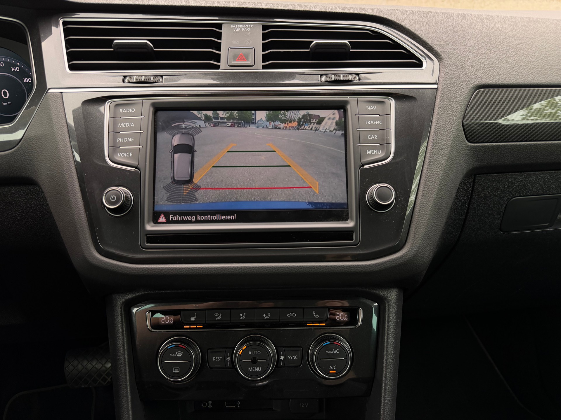 VW Tiguan 2.0TSI Comfortline 4Motion DSG-image-10