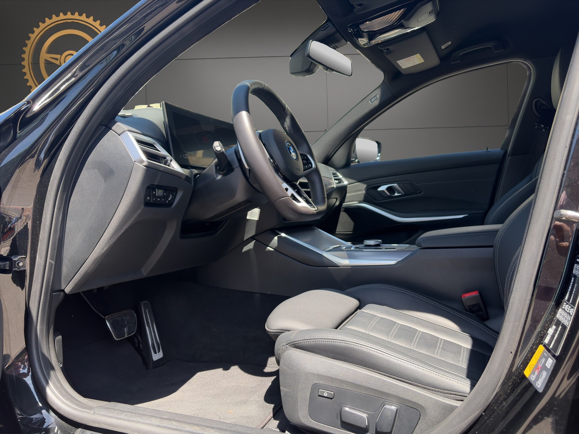 BMW 330e x DriveTouring Steptronic M Sport-image-8