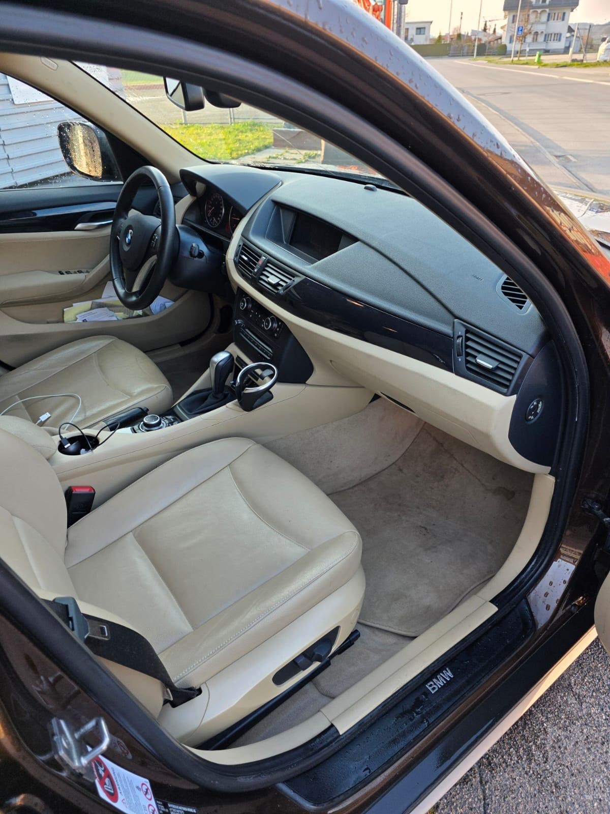 BMW X1 xDrive 20d Steptronic-image-5