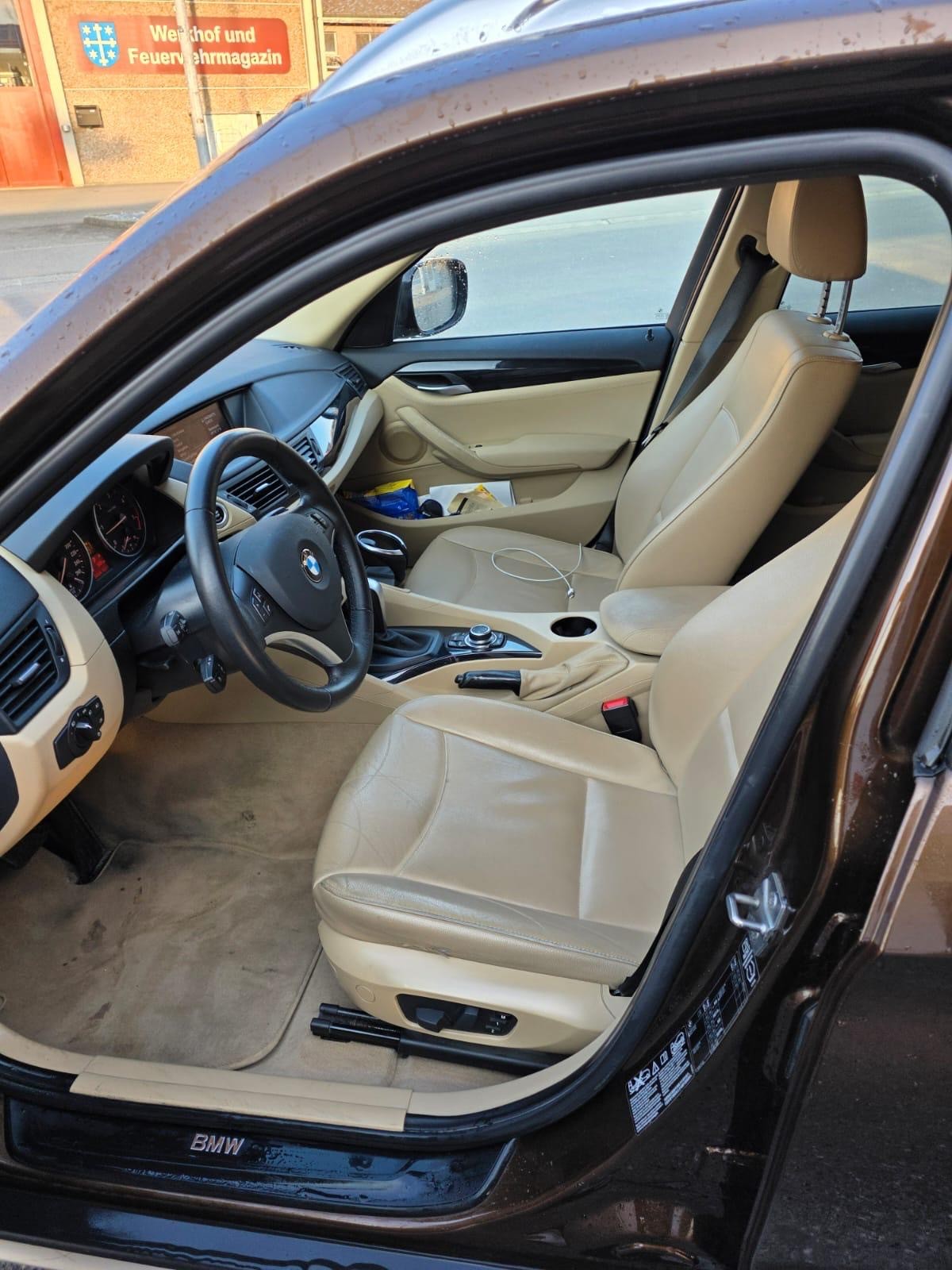 BMW X1 xDrive 20d Steptronic-image-15
