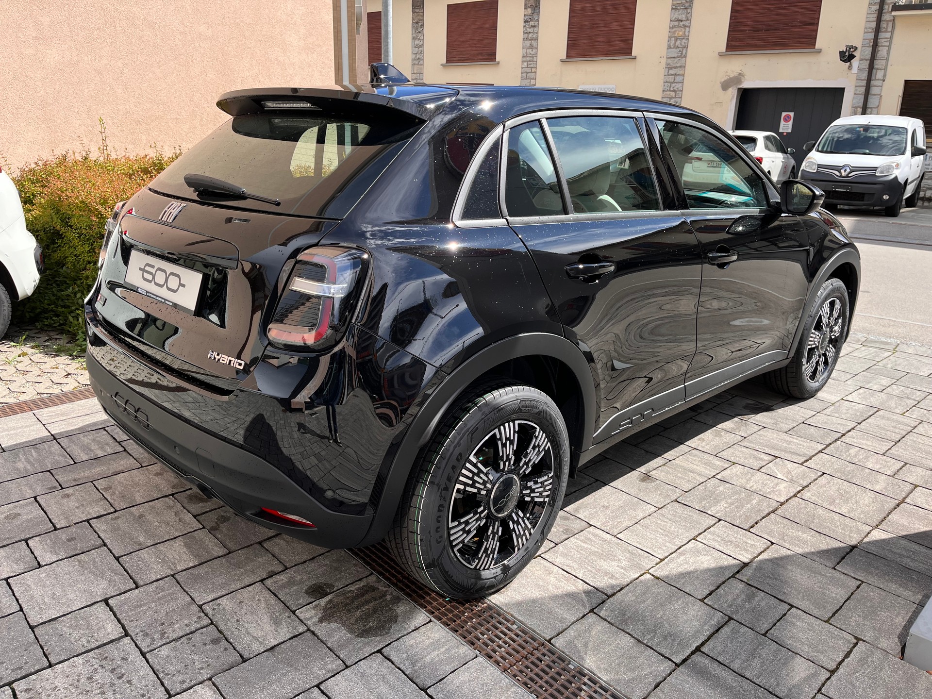 FIAT 600h Mild Hybrid Icon Swiss Edition-image-3