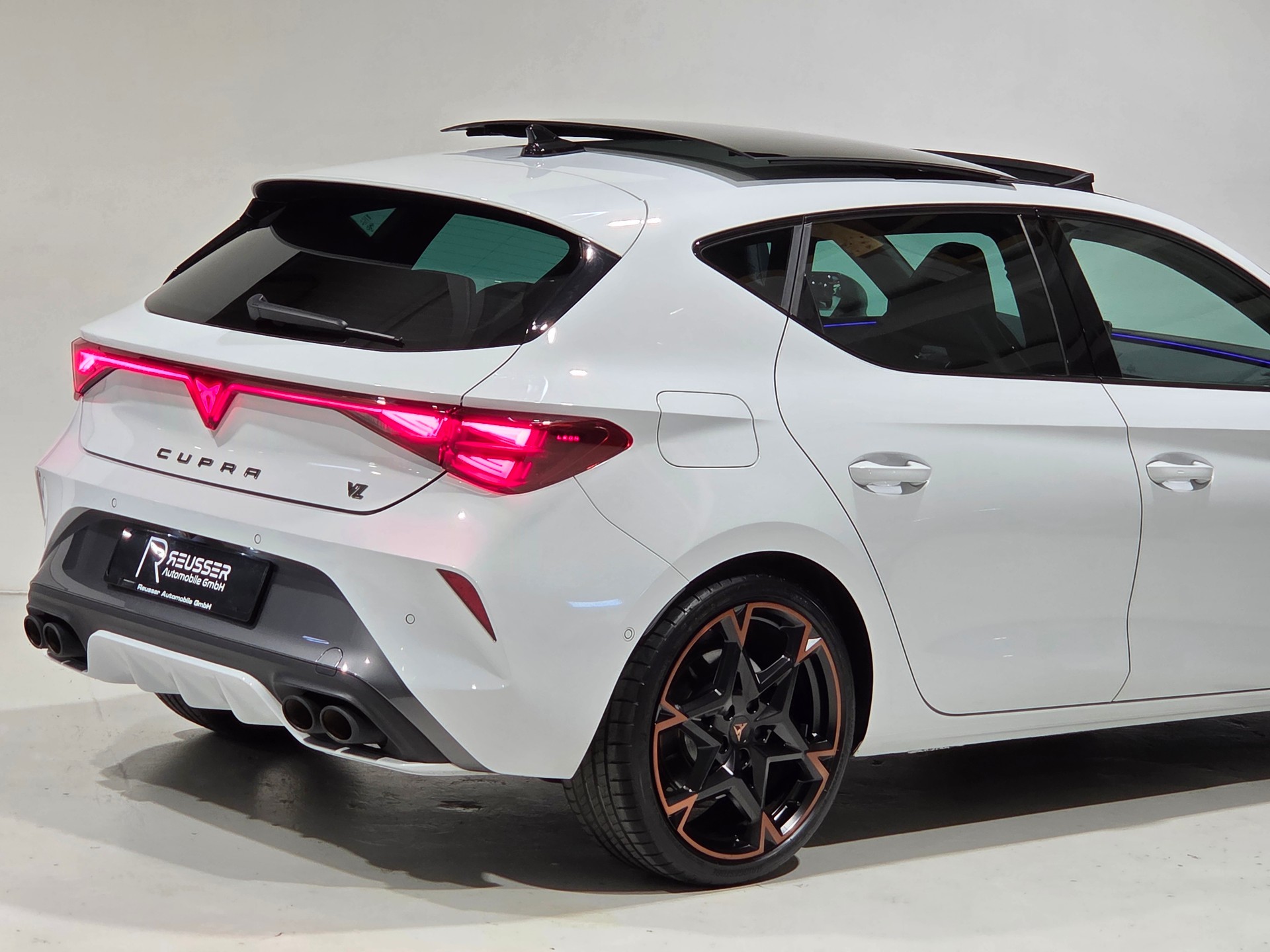 CUPRA LEON 2.0 TSI VZ 300 DSG-image-30