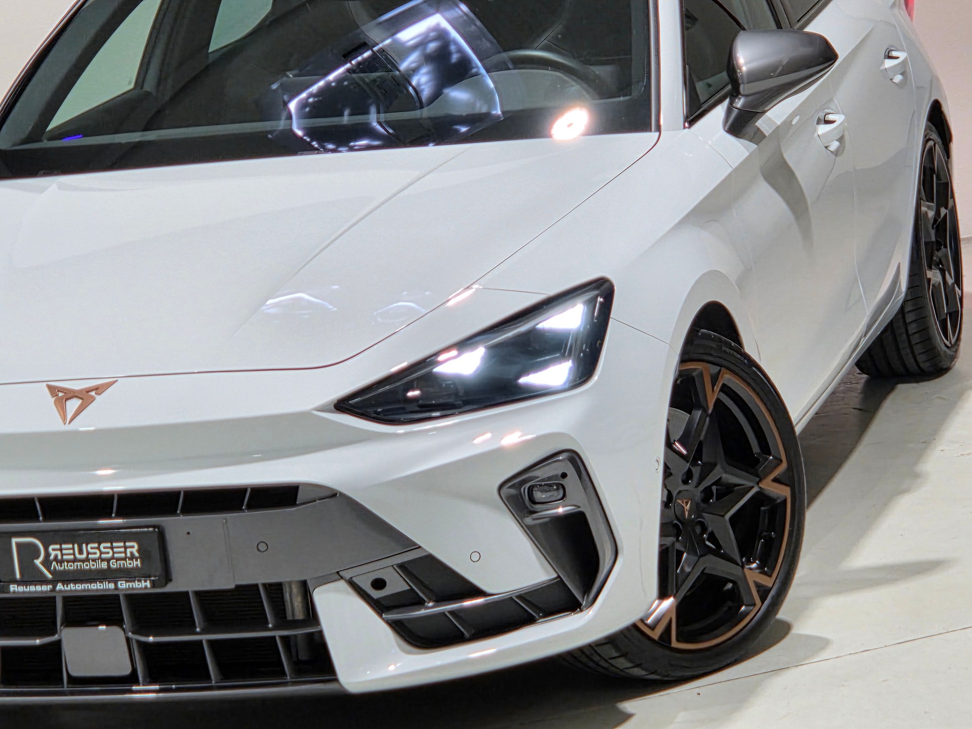 CUPRA LEON 2.0 TSI VZ 300 DSG-image-25