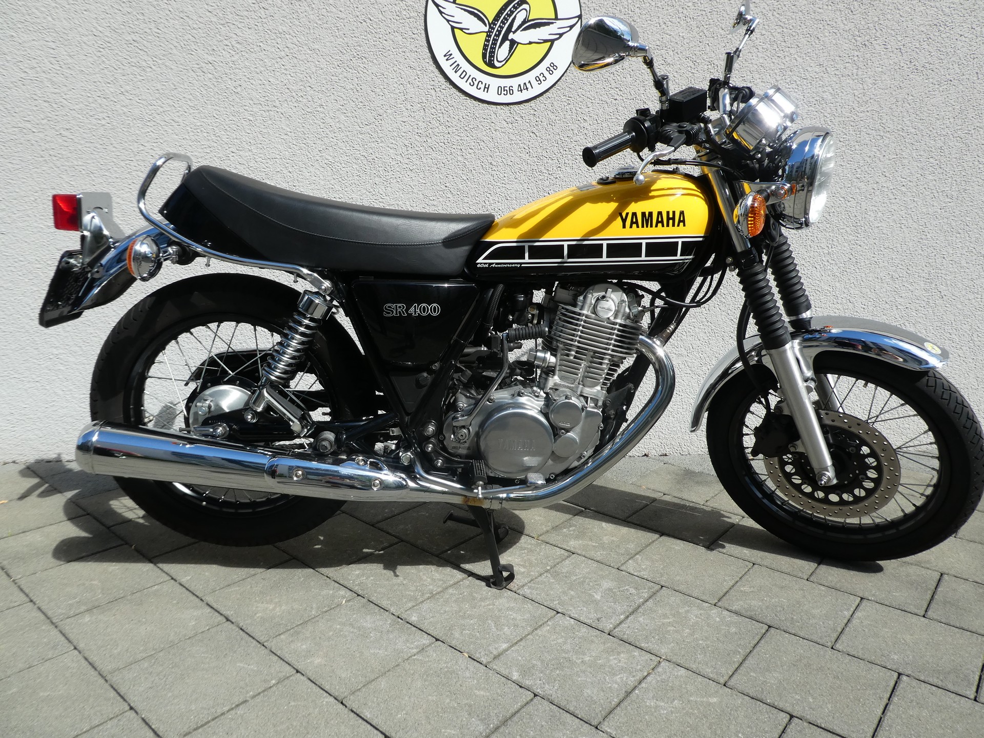 YAMAHA SR 400 60 Anniversary-showroom-element-3