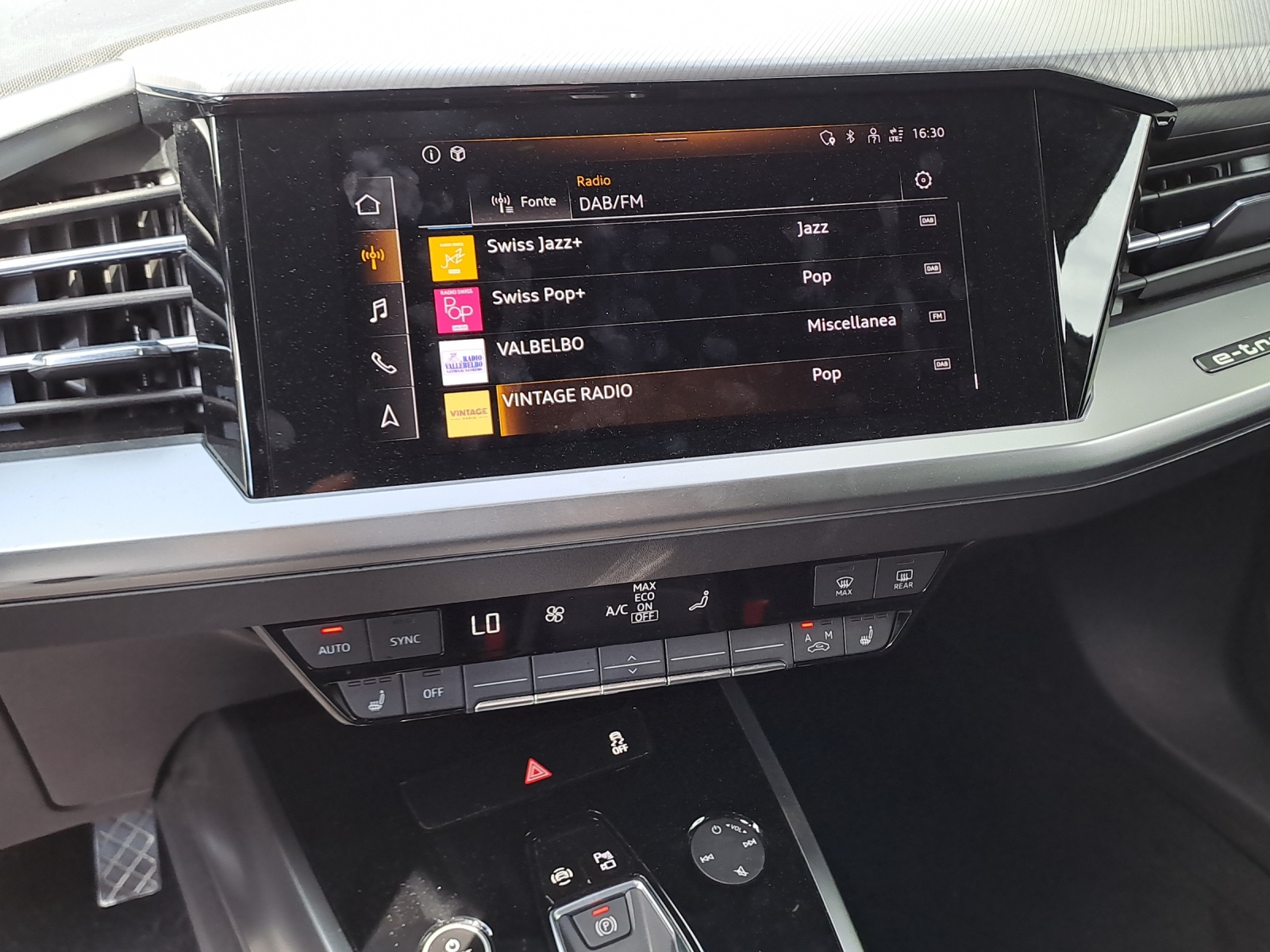 AUDI Q4 e-tron 40-image-10