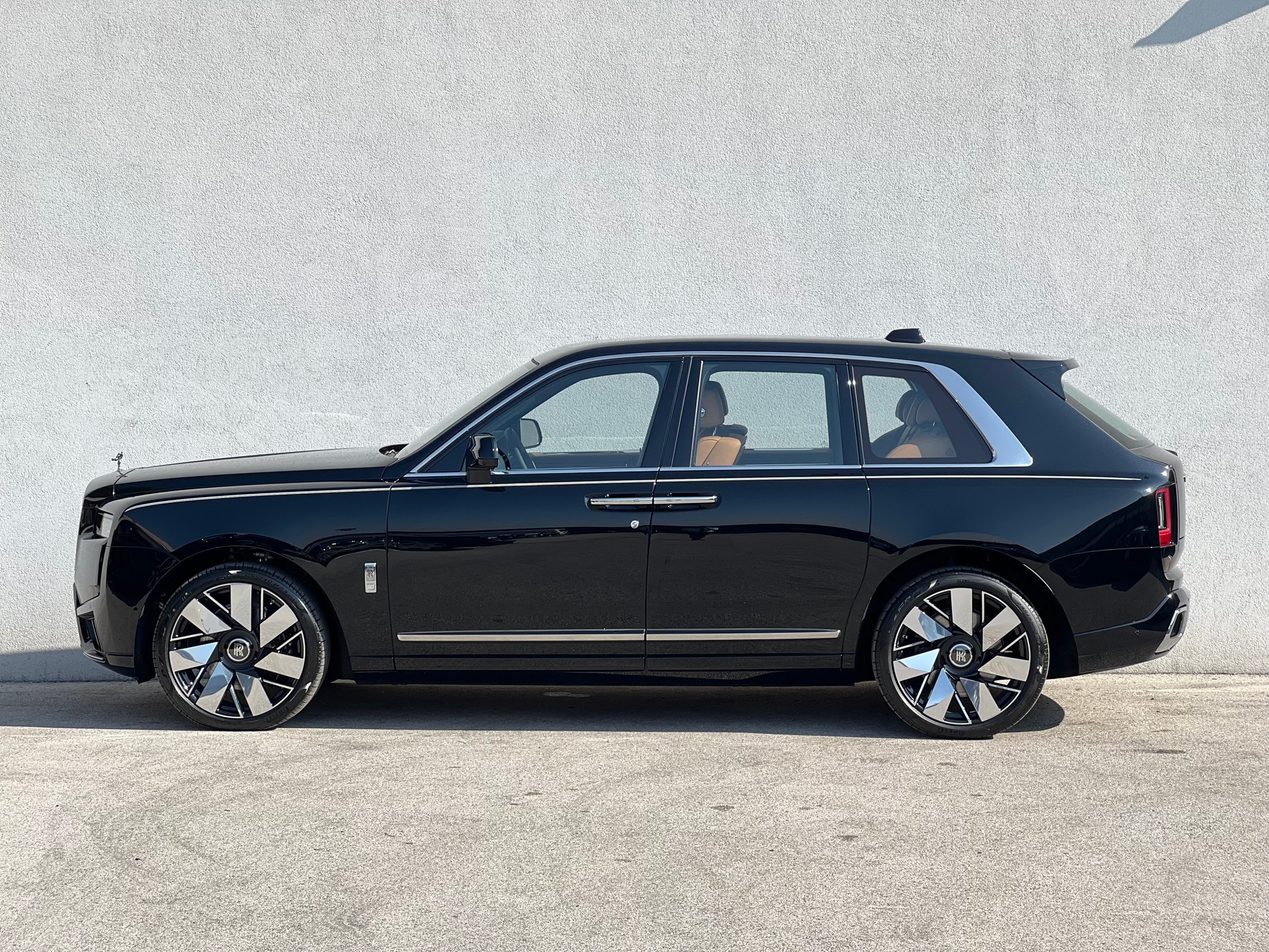 ROLLS-ROYCE Cullinan 6.7 V12-image-2