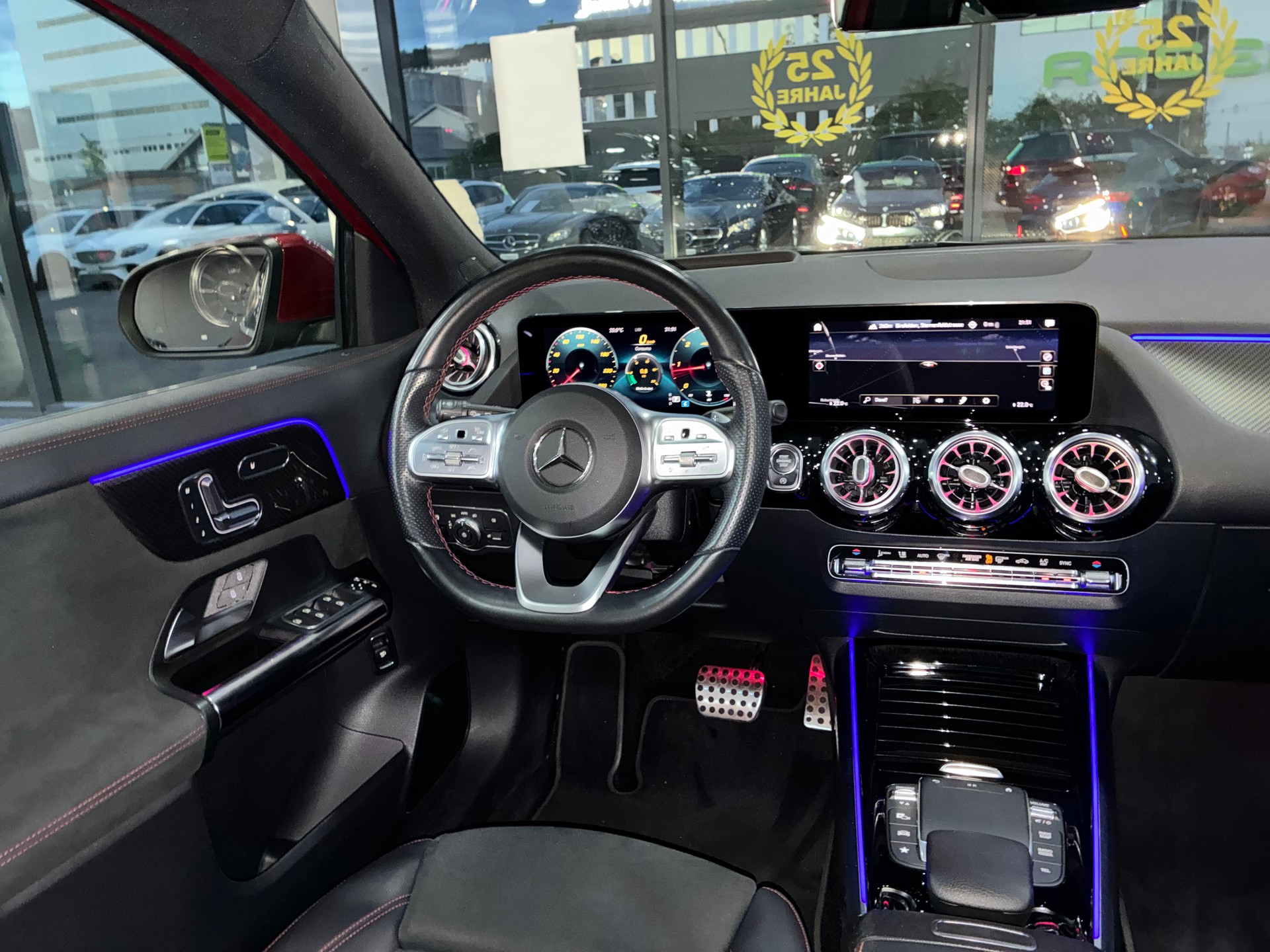 MERCEDES-BENZ GLA 200d 4Matic AMG Line 8G-DCT-image-8