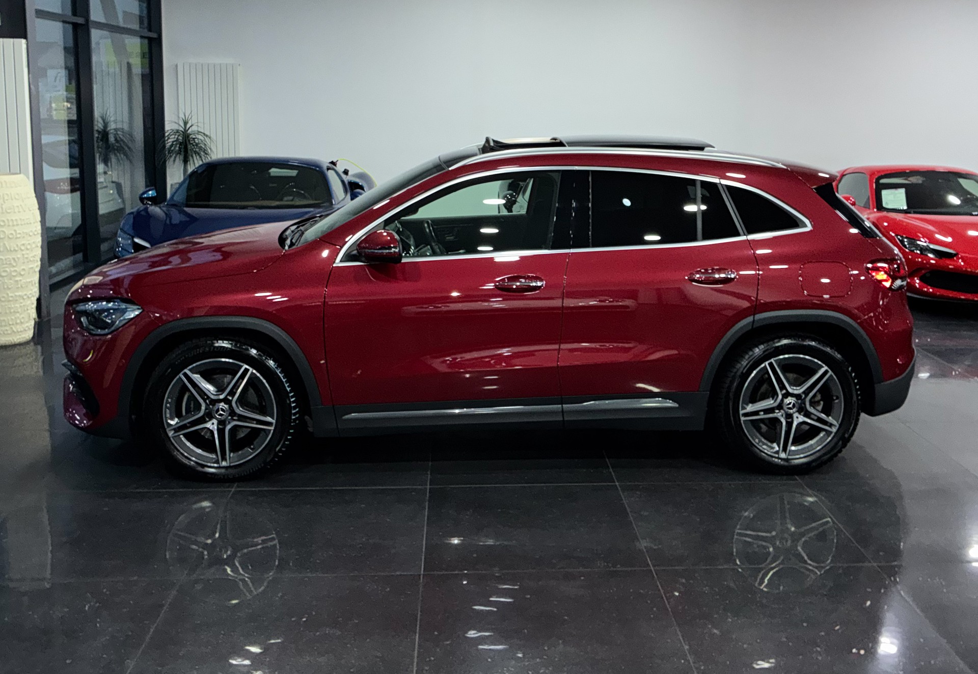 MERCEDES-BENZ GLA 200d 4Matic AMG Line 8G-DCT-image-3