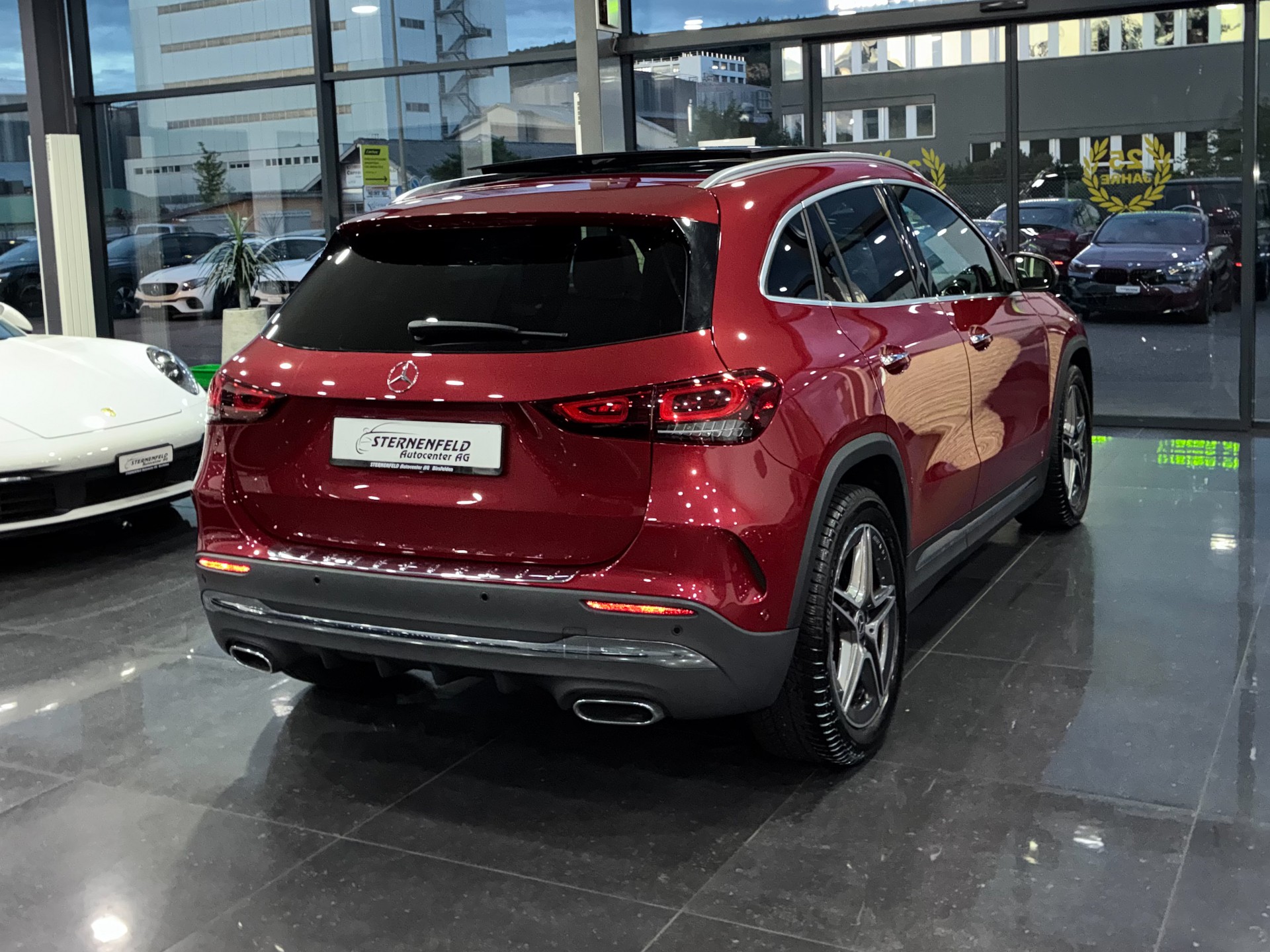 MERCEDES-BENZ GLA 200d 4Matic AMG Line 8G-DCT-image-6