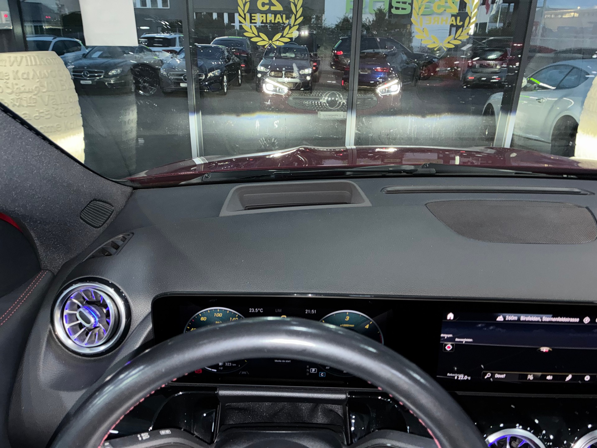 MERCEDES-BENZ GLA 200d 4Matic AMG Line 8G-DCT-image-11