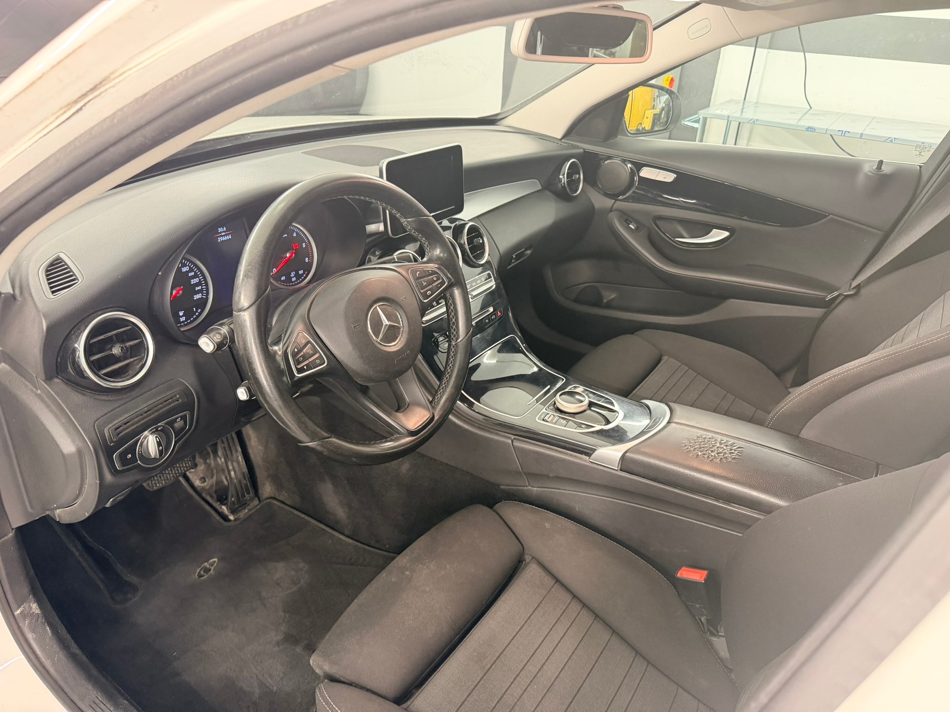 MERCEDES-BENZ C 220 d Swiss Star 4Matic 9G-Tronic-image-12