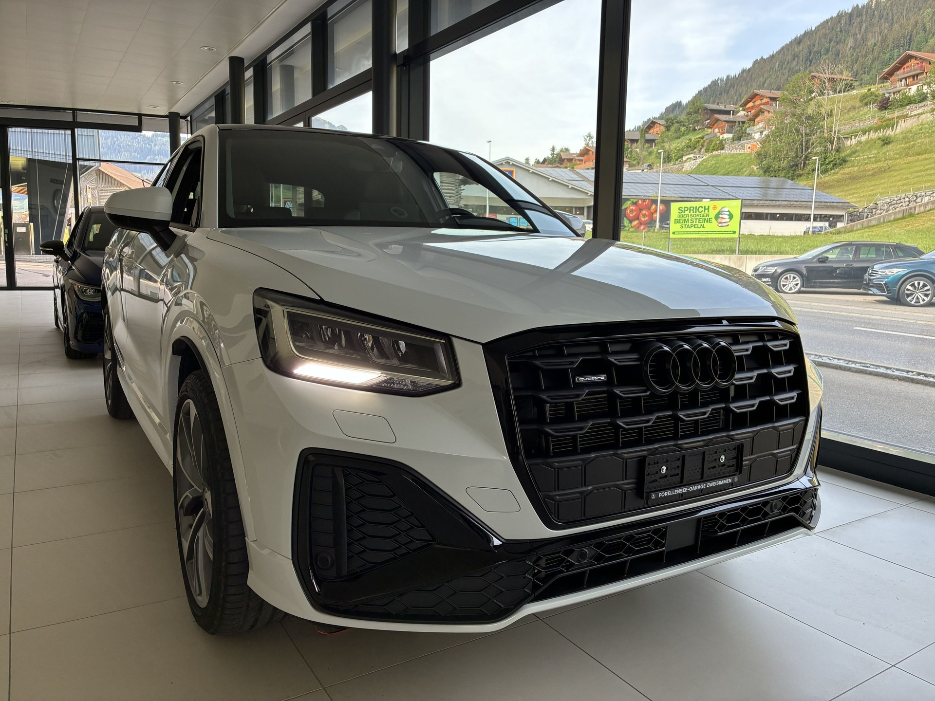 AUDI Q2 40 TFSI S line Attraction quattro S-tronic-image-2