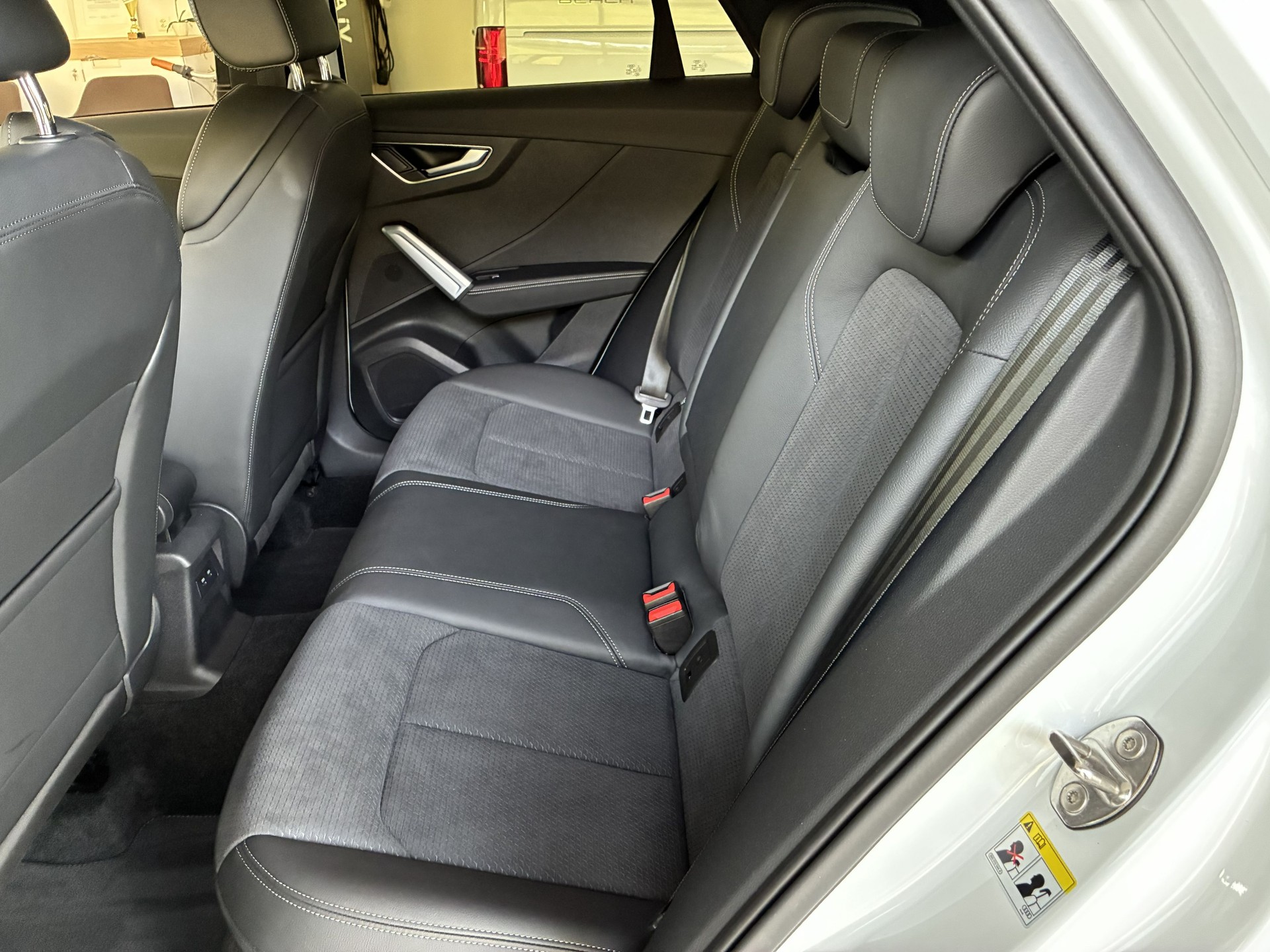 AUDI Q2 40 TFSI S line Attraction quattro S-tronic-image-9