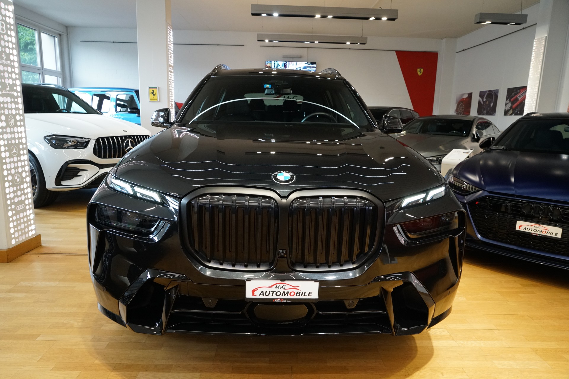 BMW X7 xDrive 48V 40d M Sport Pro Steptronic 7-Plätzer-showroom-element-1