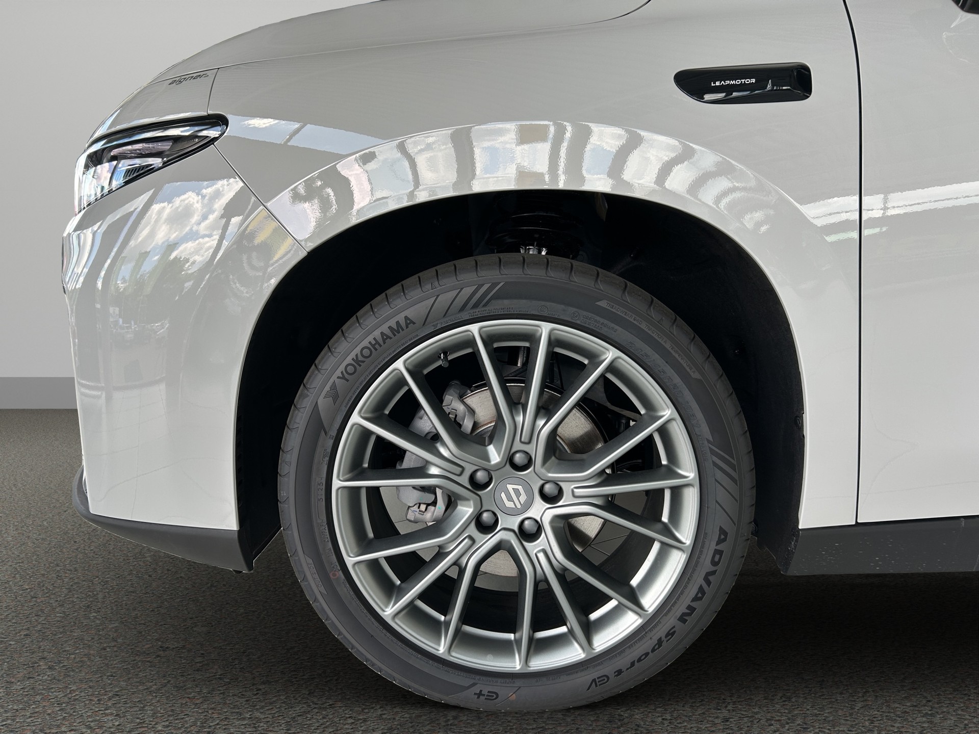 LEAPMOTOR C10 1.5 Hybrid EV-image-7