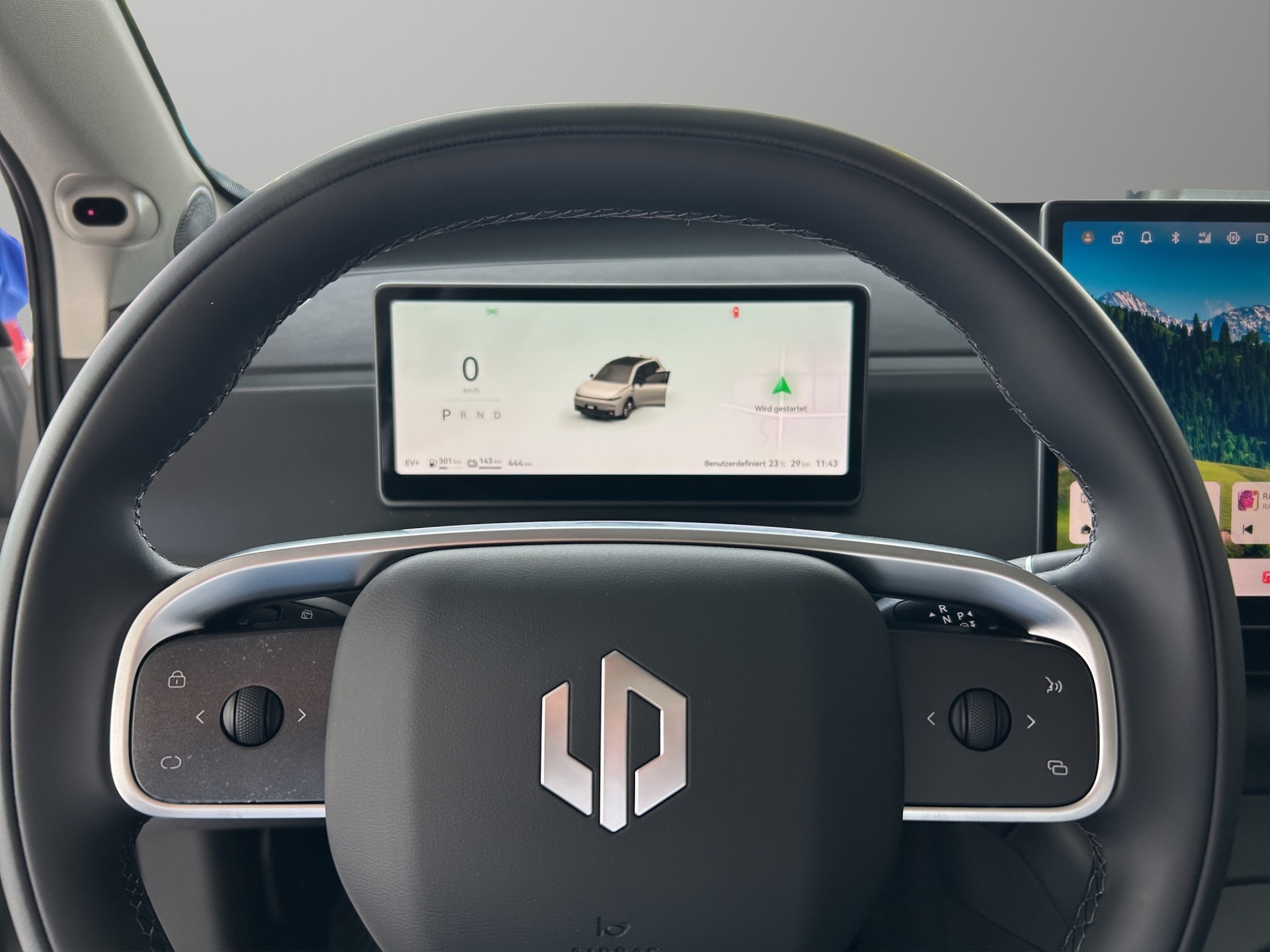 LEAPMOTOR C10 1.5 Hybrid EV-image-4