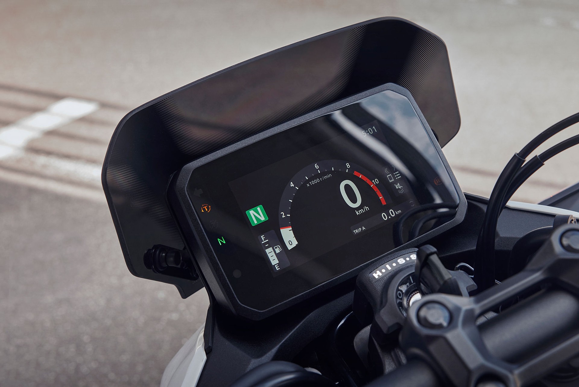 HONDA CB 500 E-CLUTCH-showroom-element-3